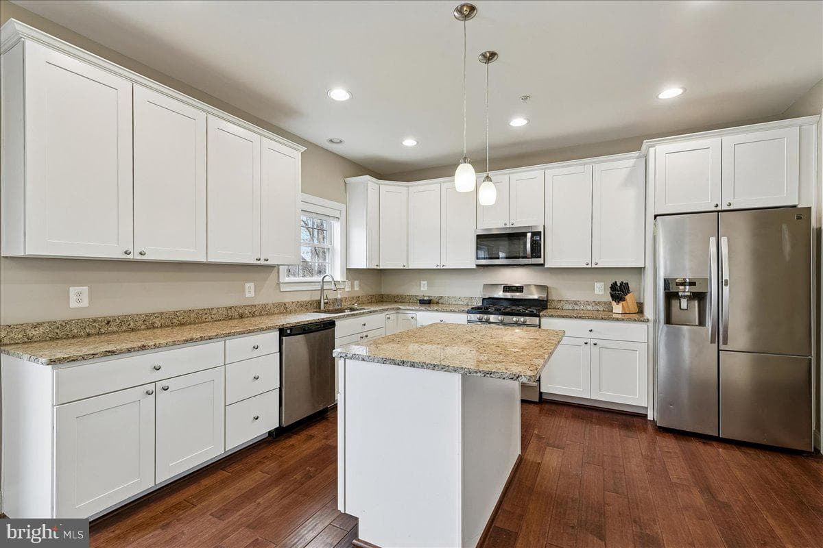 7526 Gilley Terrace photo 11
