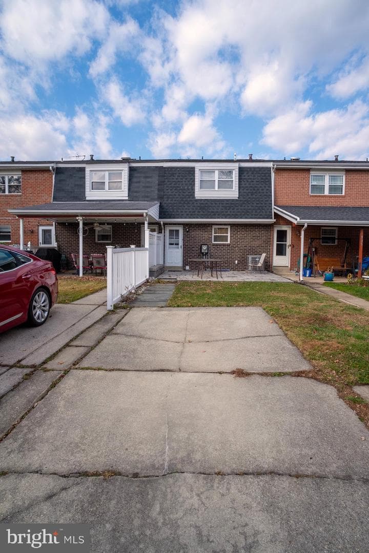 933 Elm Road photo 10