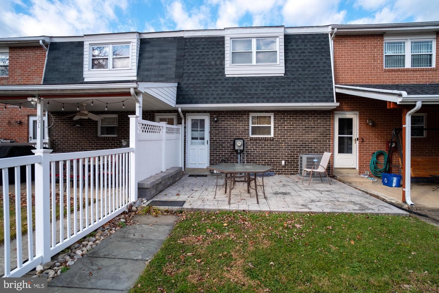 933 Elm Road photo 11