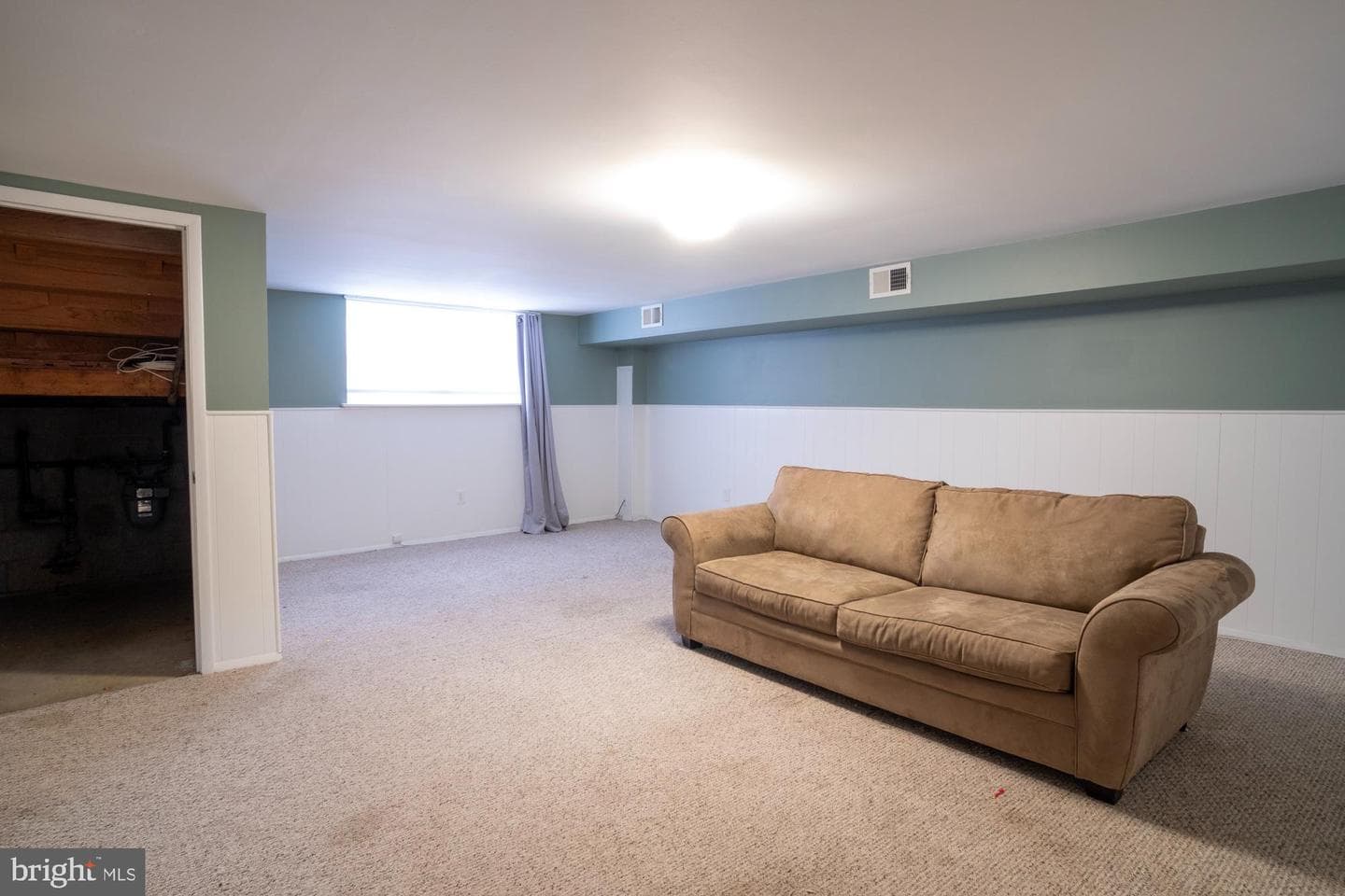 933 Elm Road photo 8