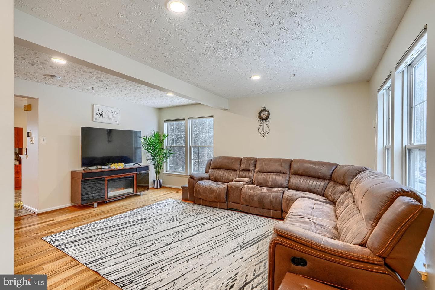 10 Bluestem Court photo 3
