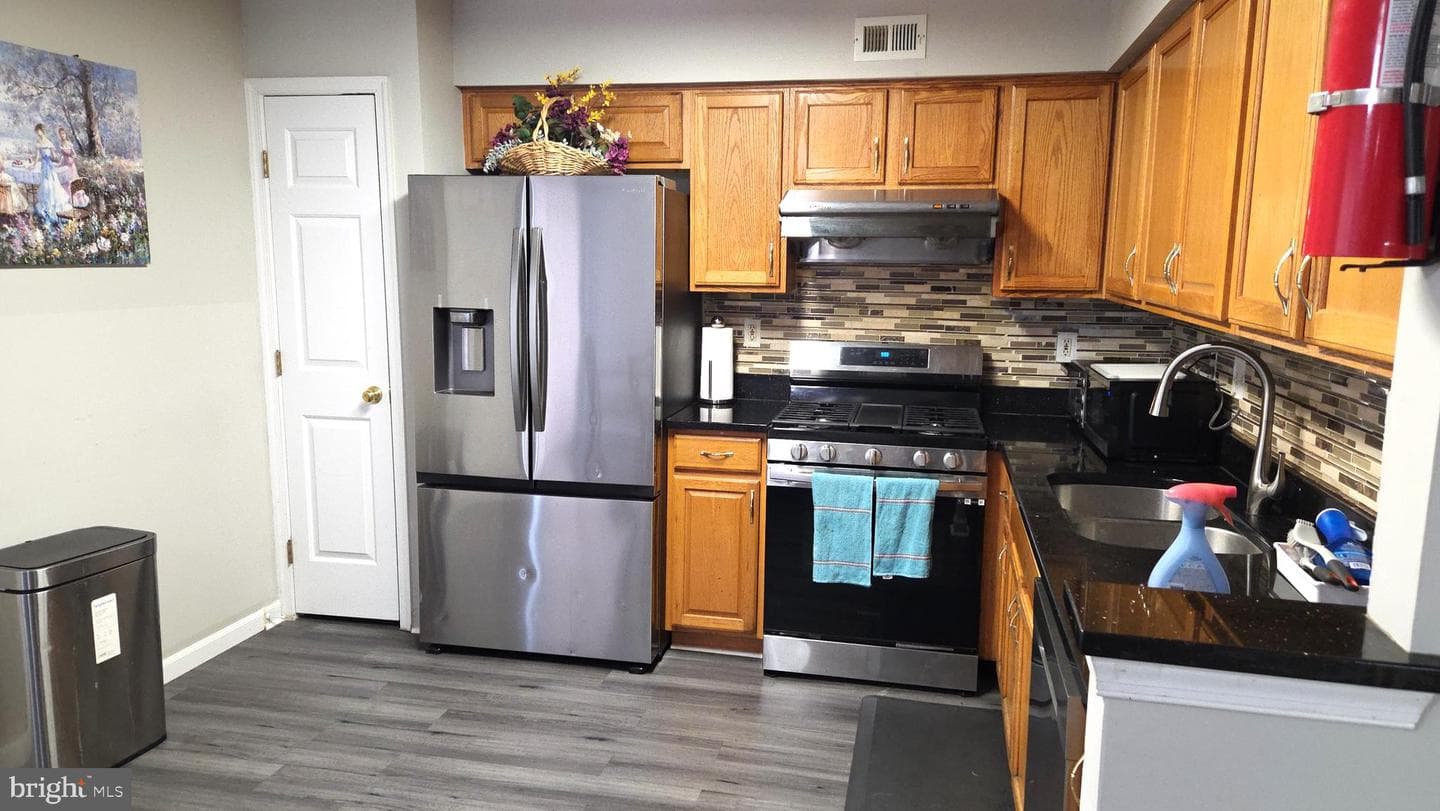 5022 Finsbury photo 16