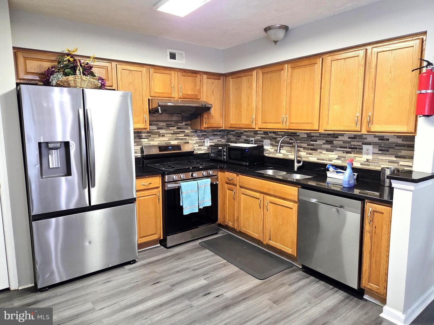 5022 Finsbury photo 22