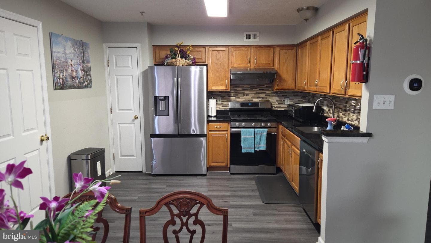 5022 Finsbury photo 26