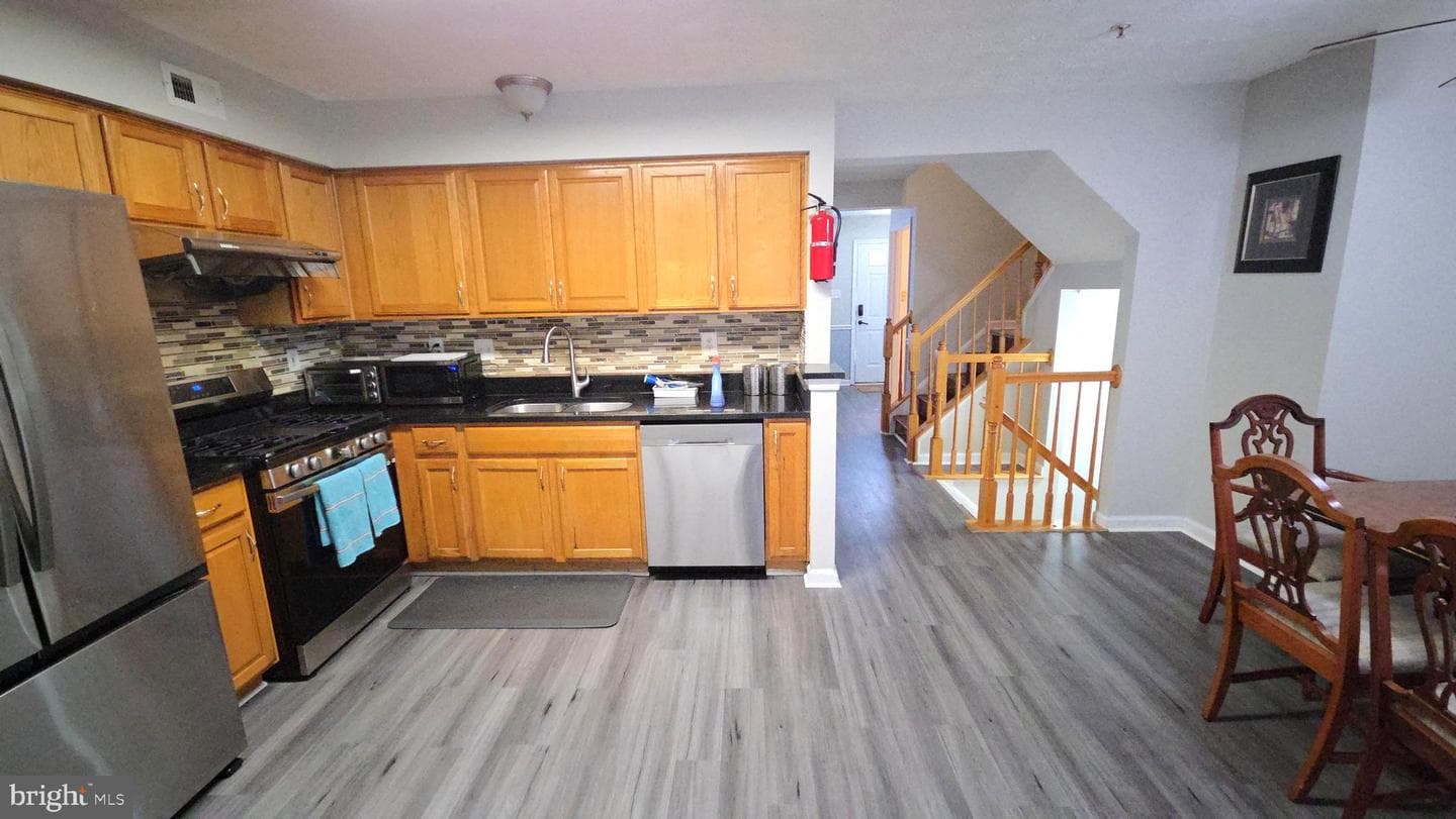 5022 Finsbury photo 29