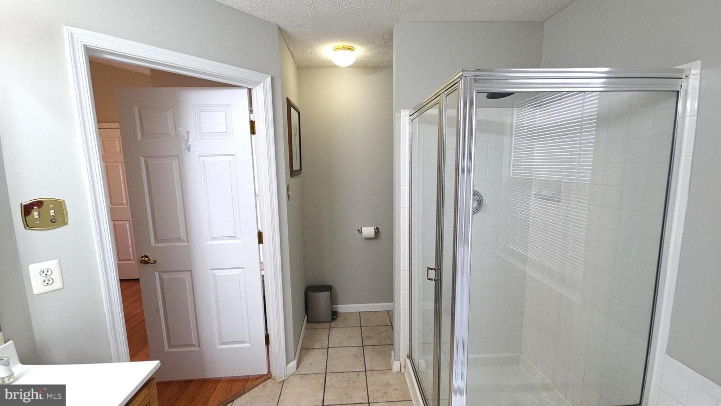 5022 Finsbury photo 39