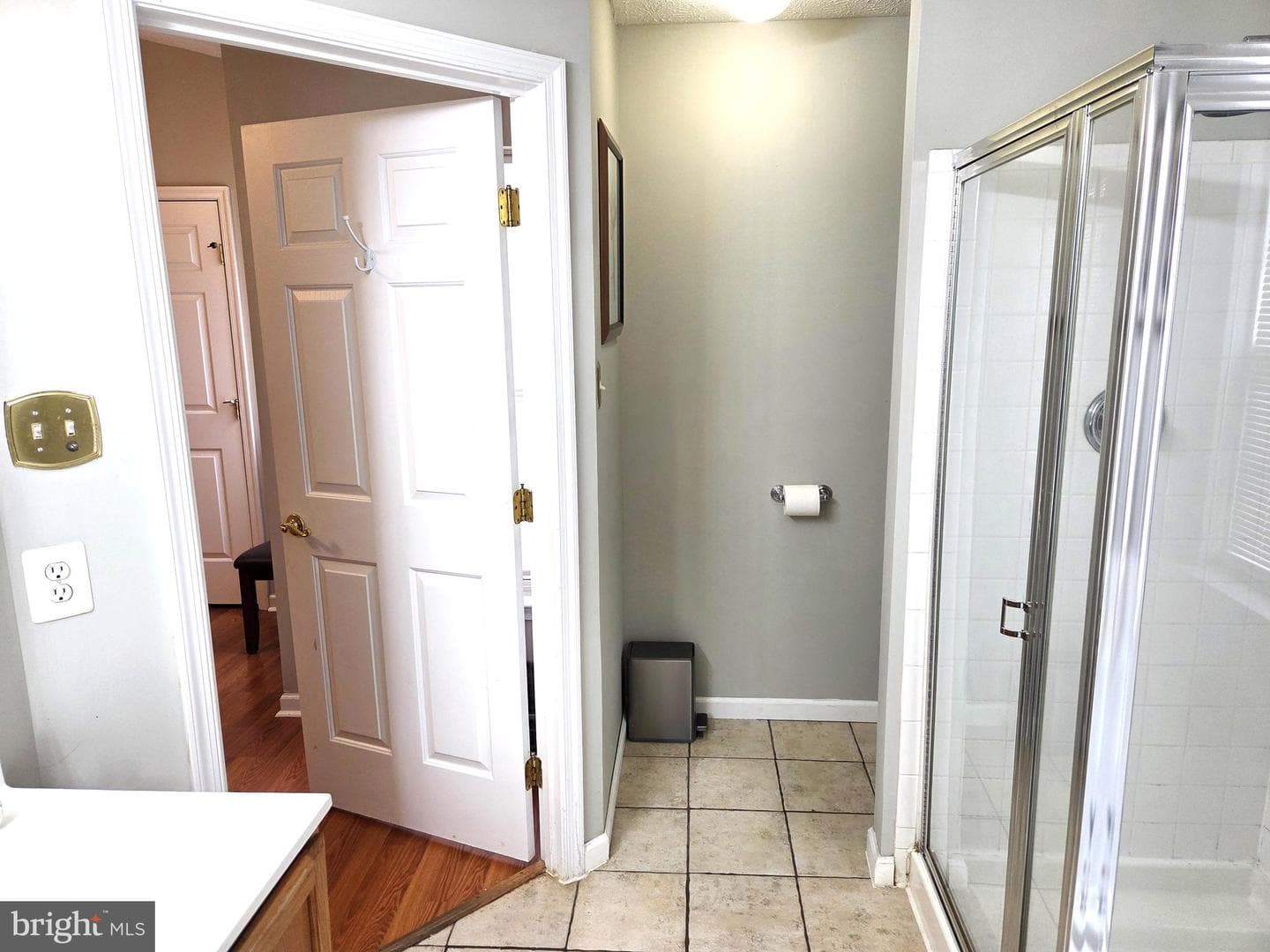 5022 Finsbury photo 47