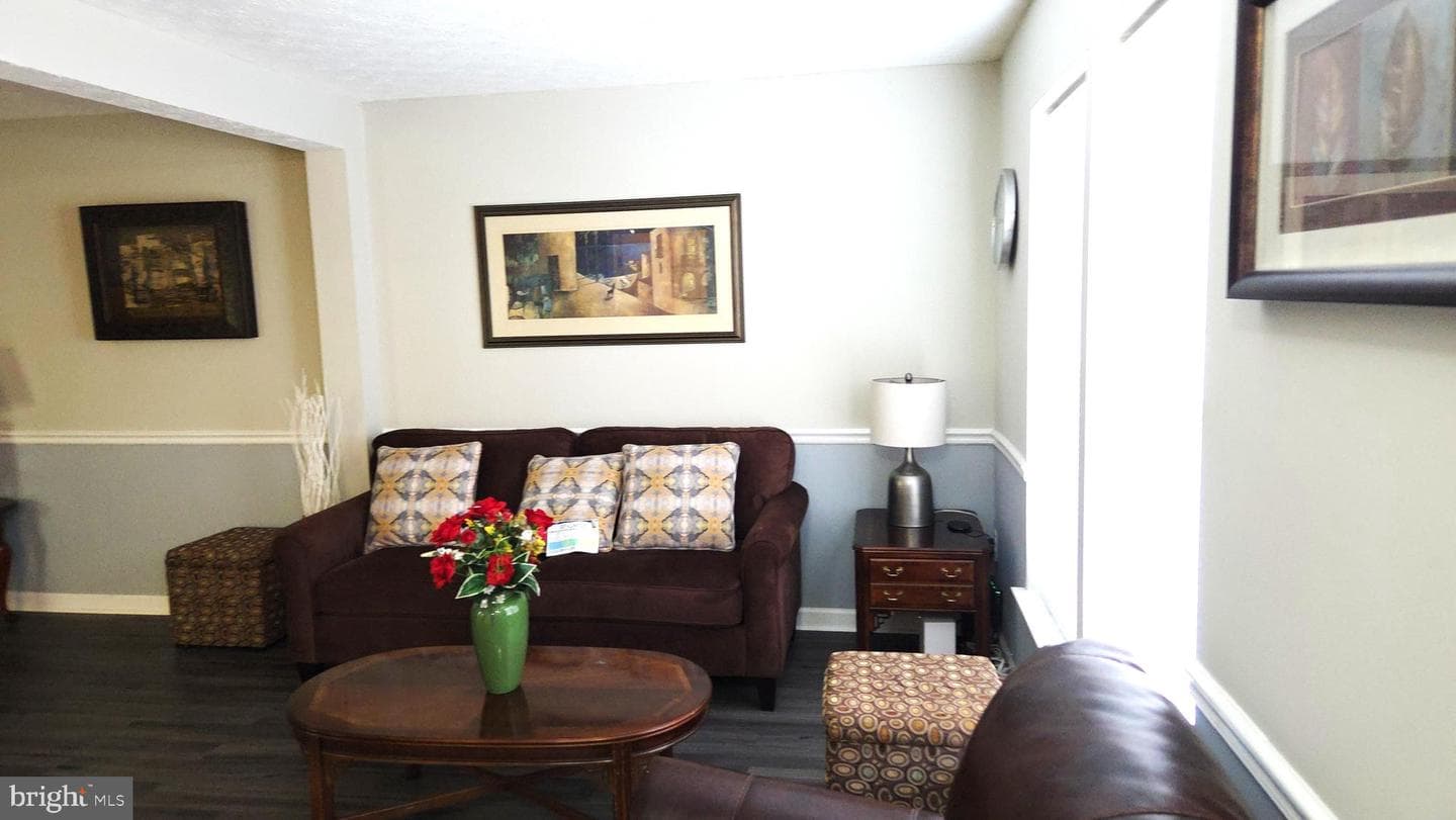 5022 Finsbury photo 5