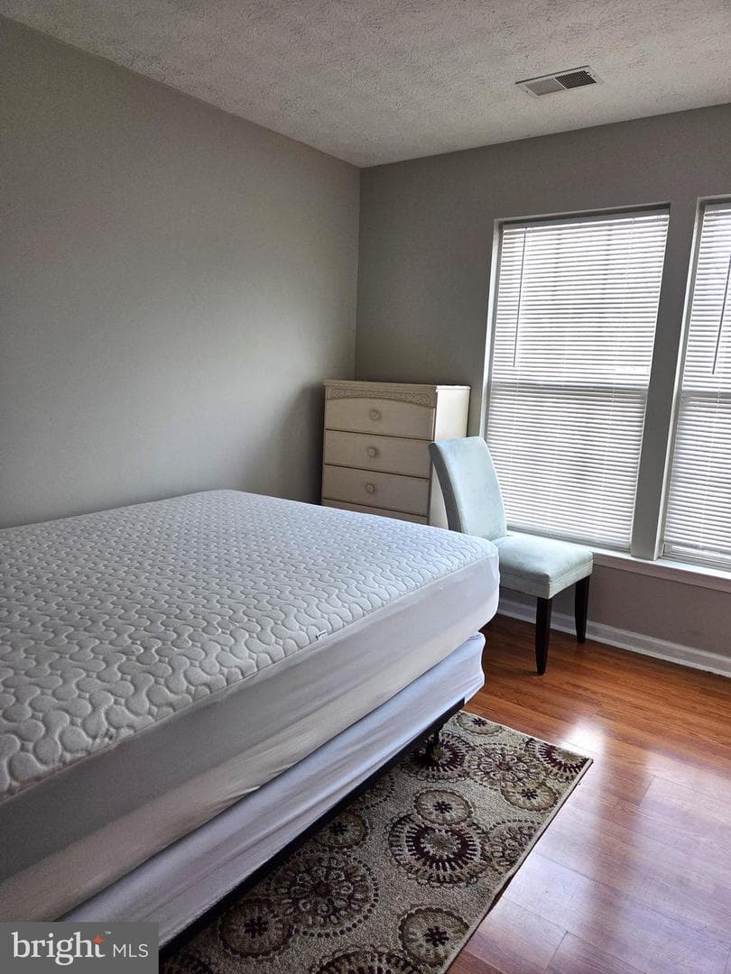 5022 Finsbury photo 55