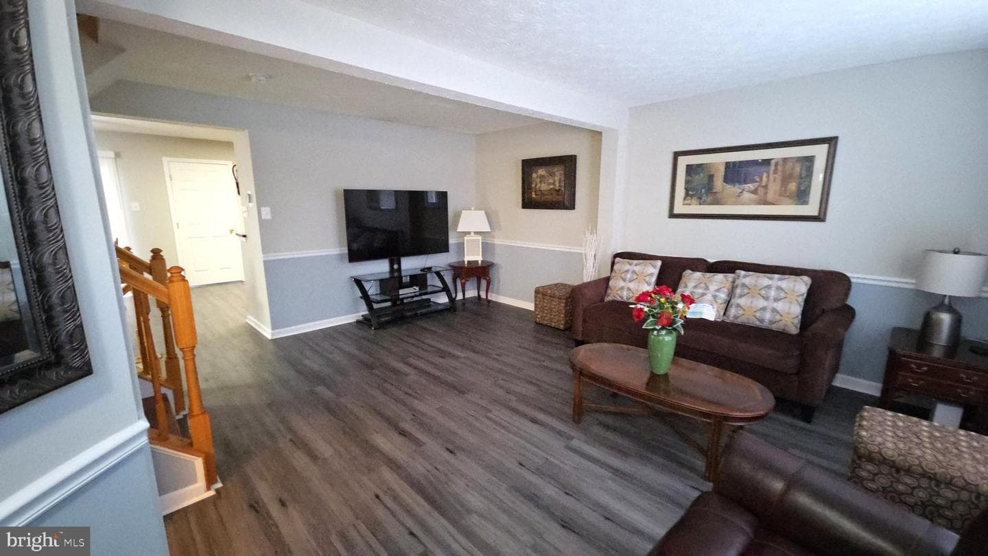 5022 Finsbury photo 6