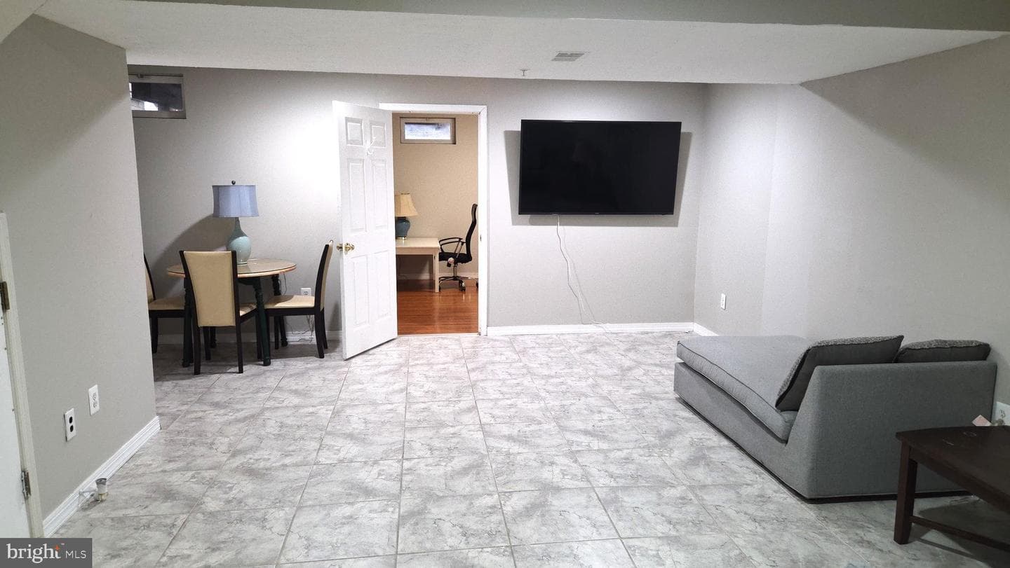 5022 Finsbury photo 75