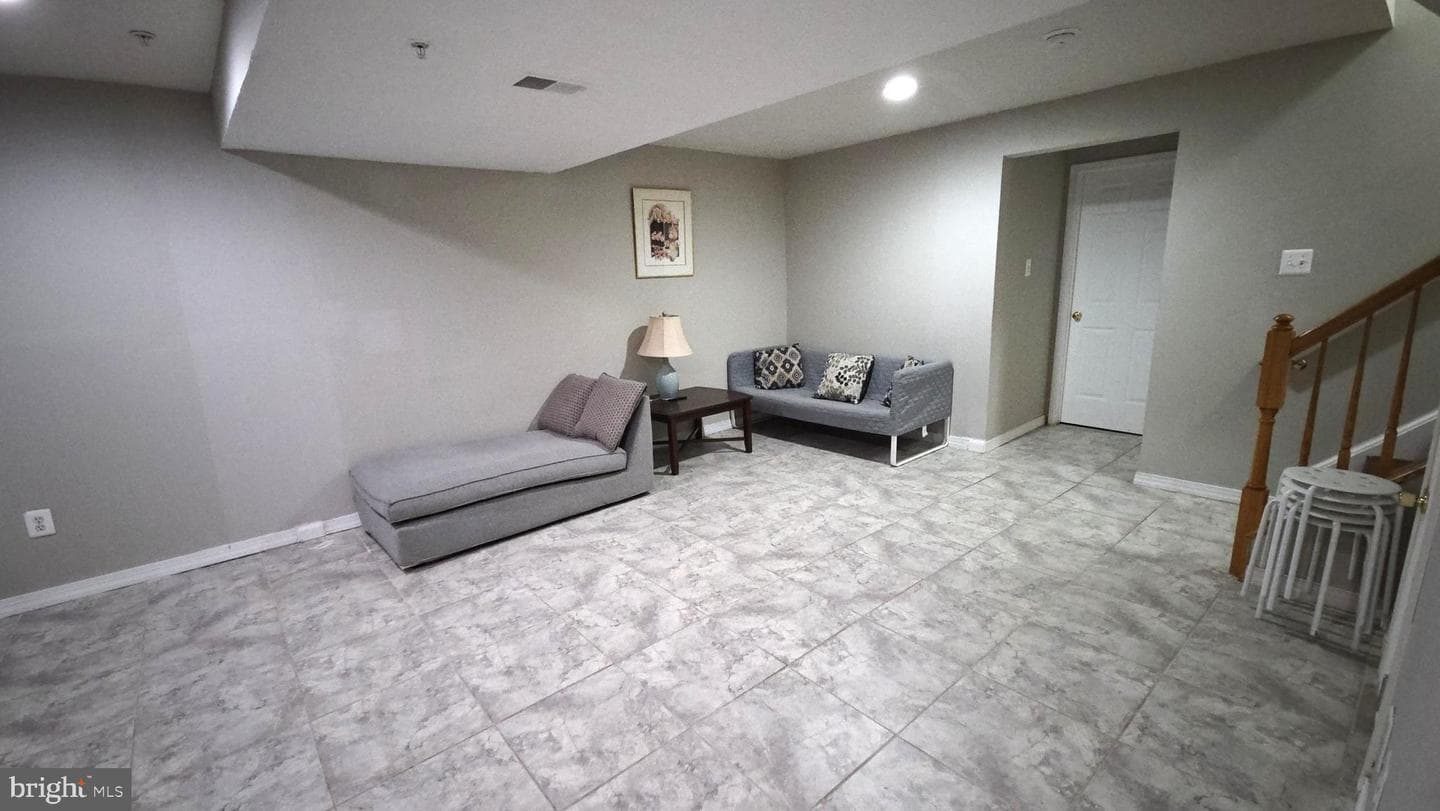 5022 Finsbury photo 79