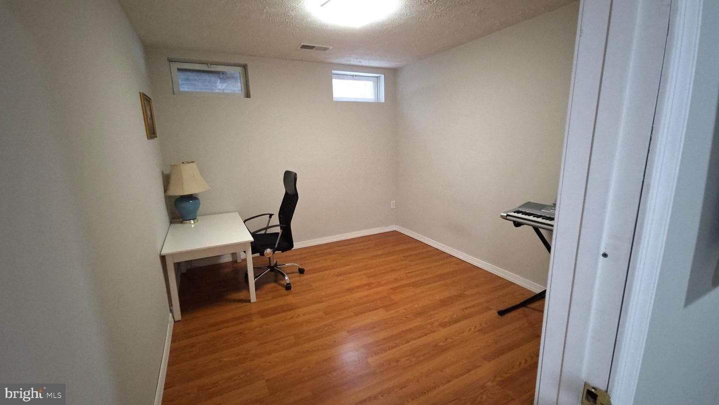 5022 Finsbury photo 80