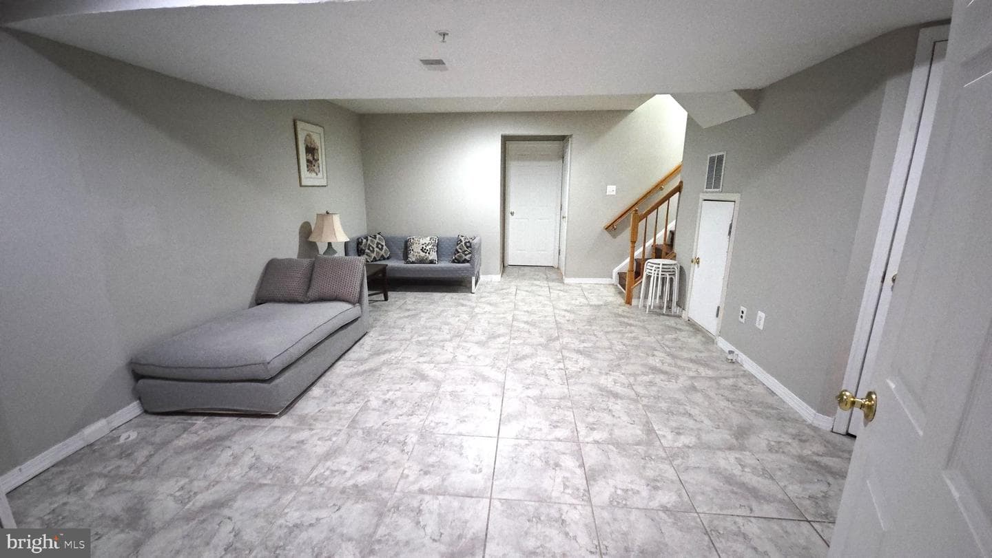 5022 Finsbury photo 84