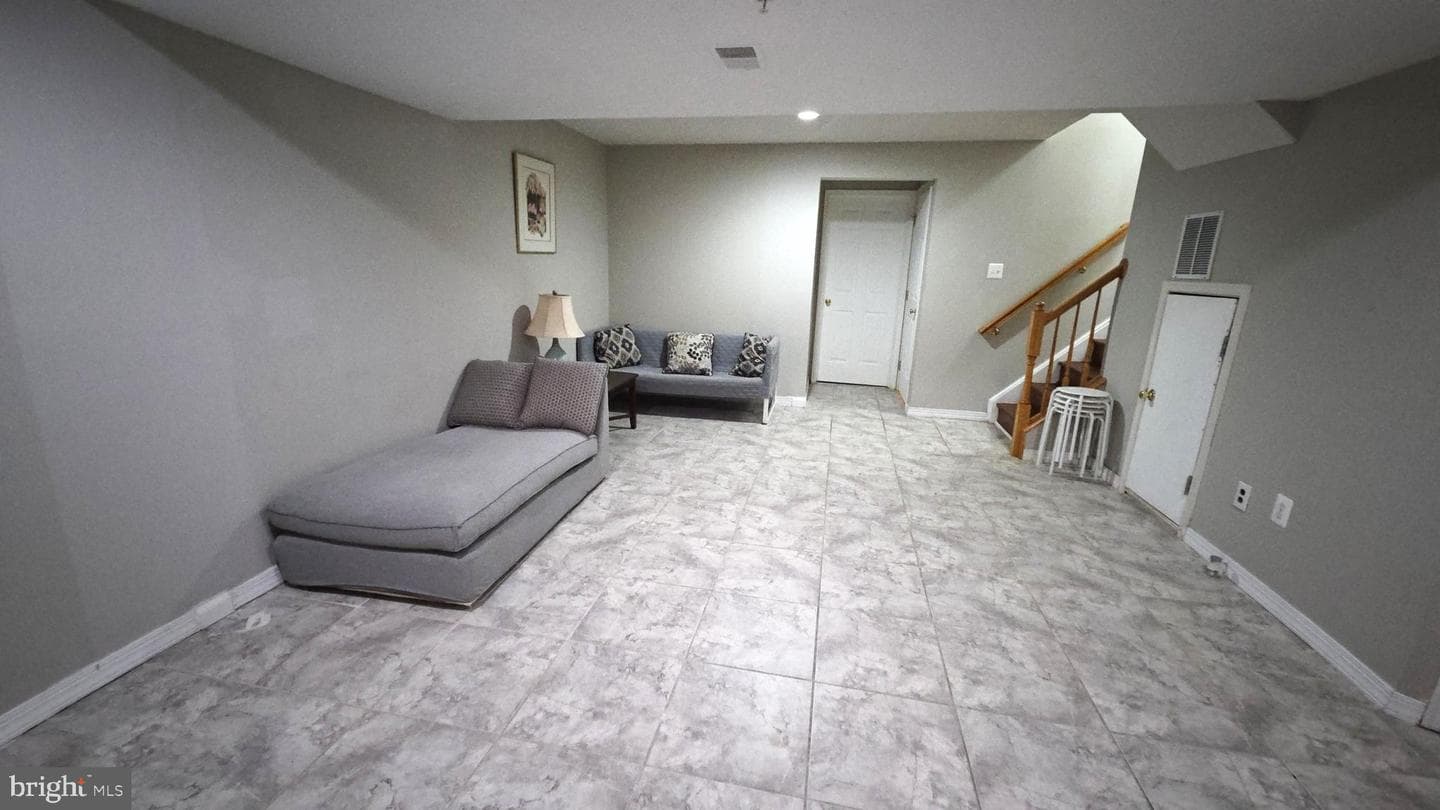 5022 Finsbury photo 86