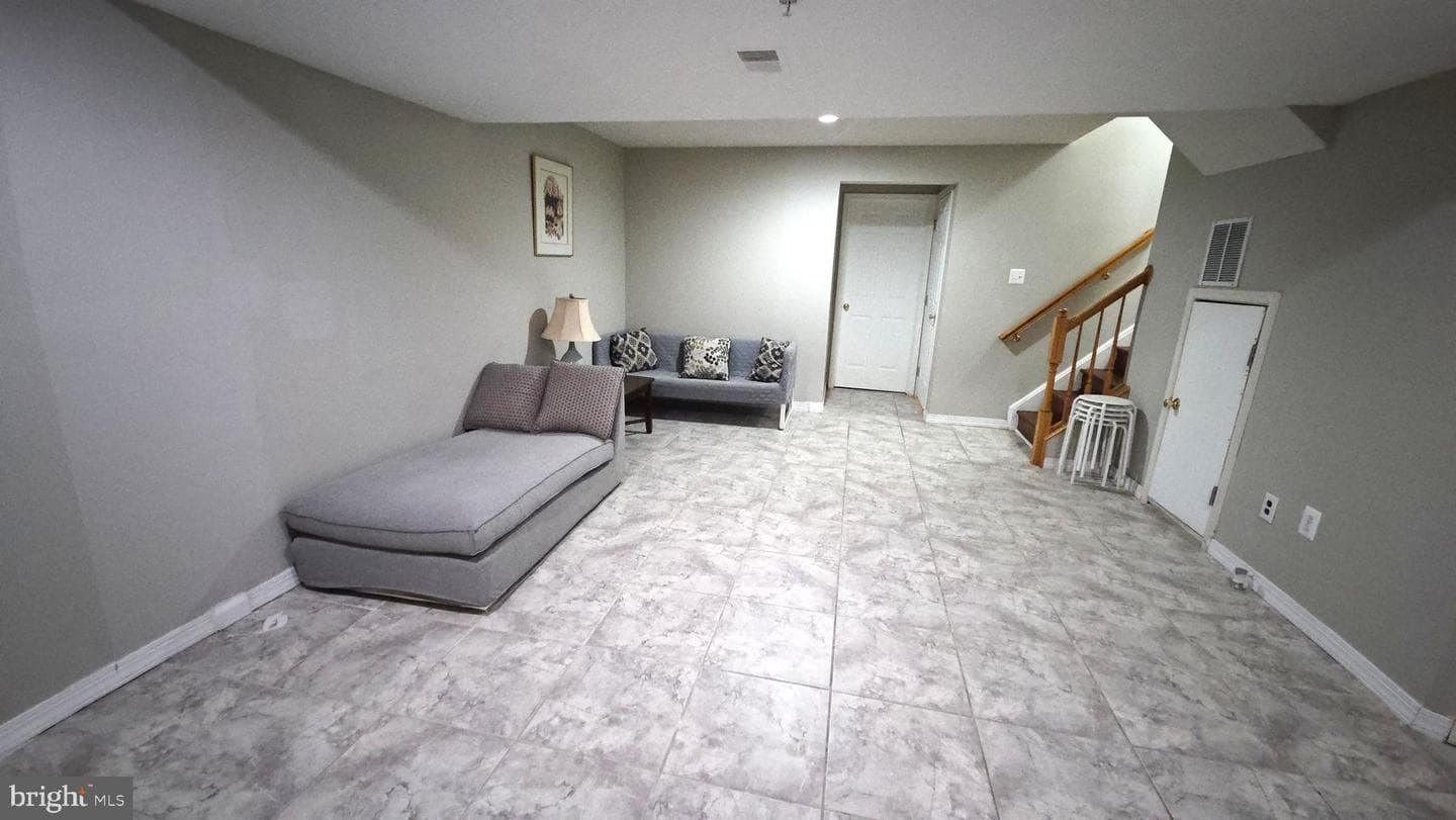 5022 Finsbury photo 87