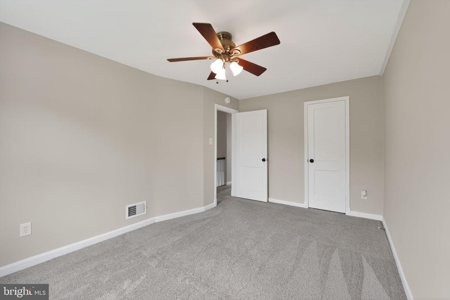 5562 Dolores Avenue photo 19