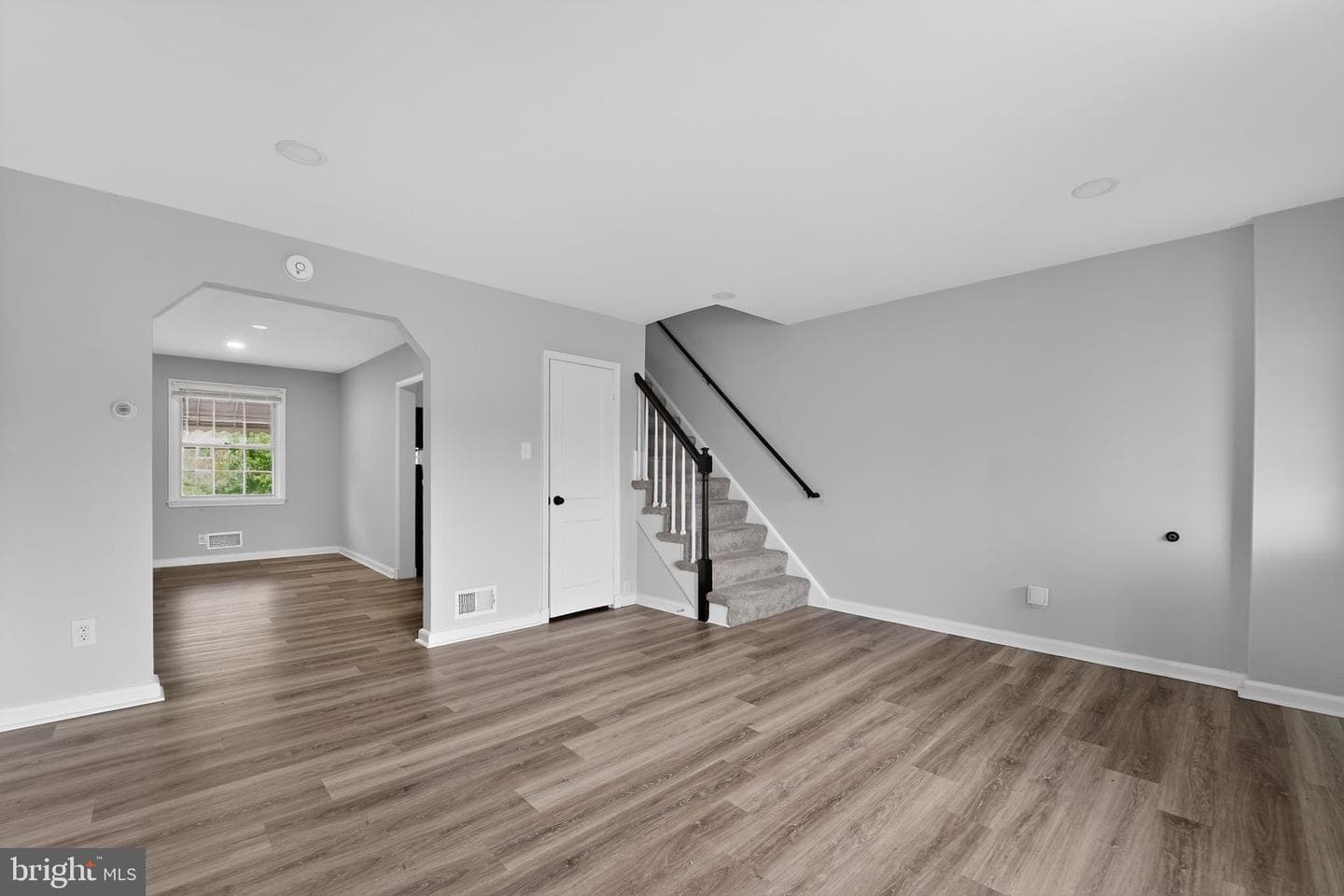 5562 Dolores Avenue photo 5