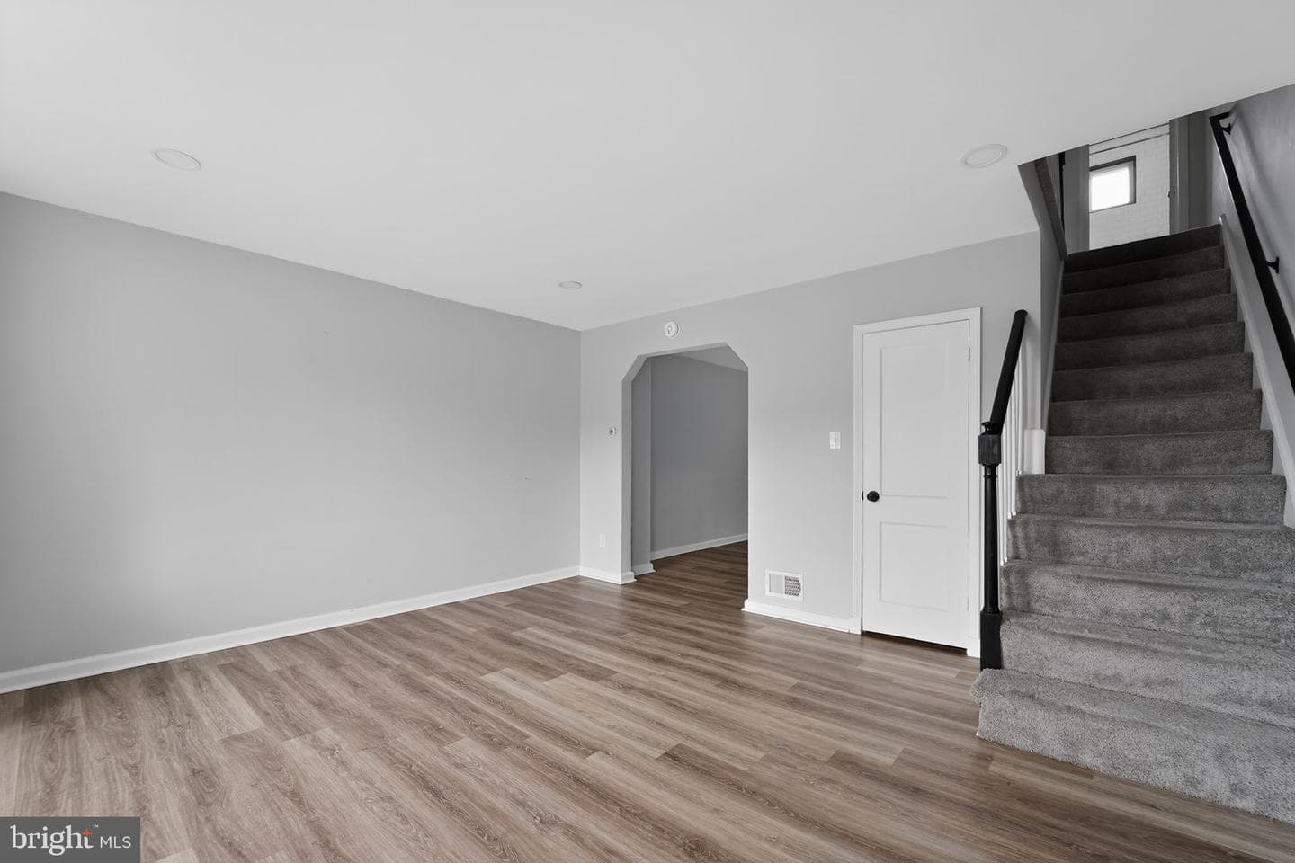 5562 Dolores Avenue photo 6