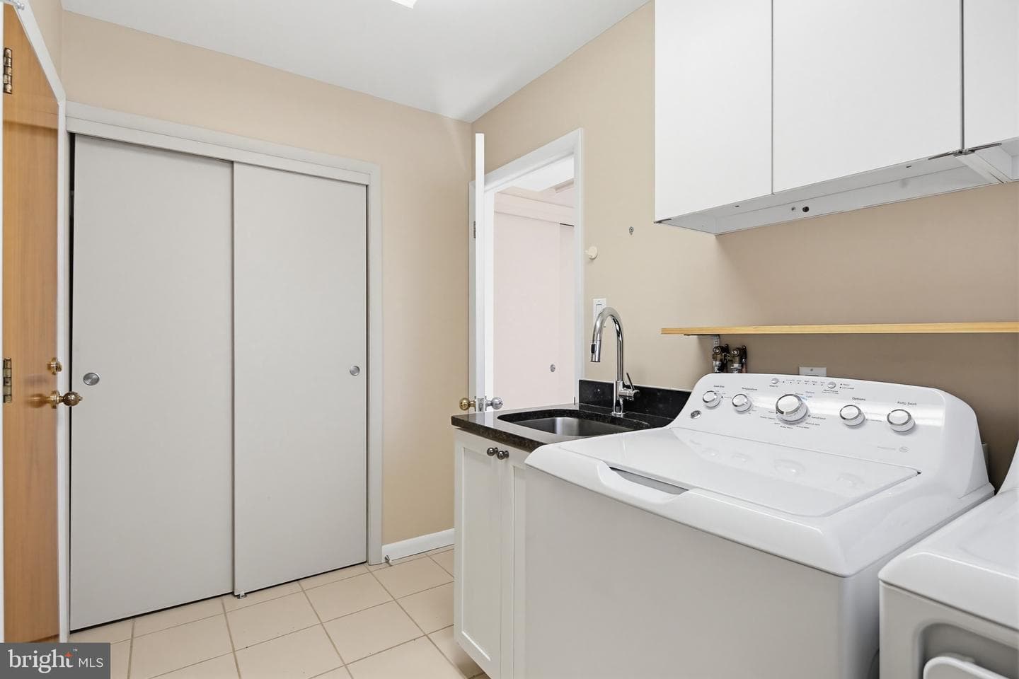 4 Chellis Court photo 32