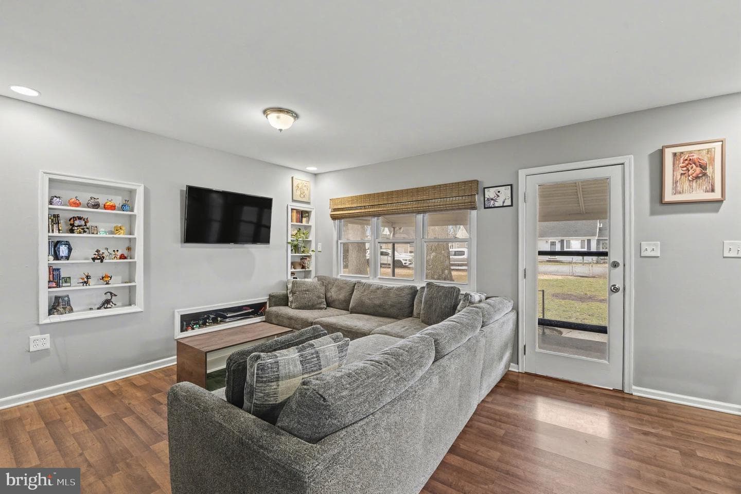 908 Meadow Avenue photo 4
