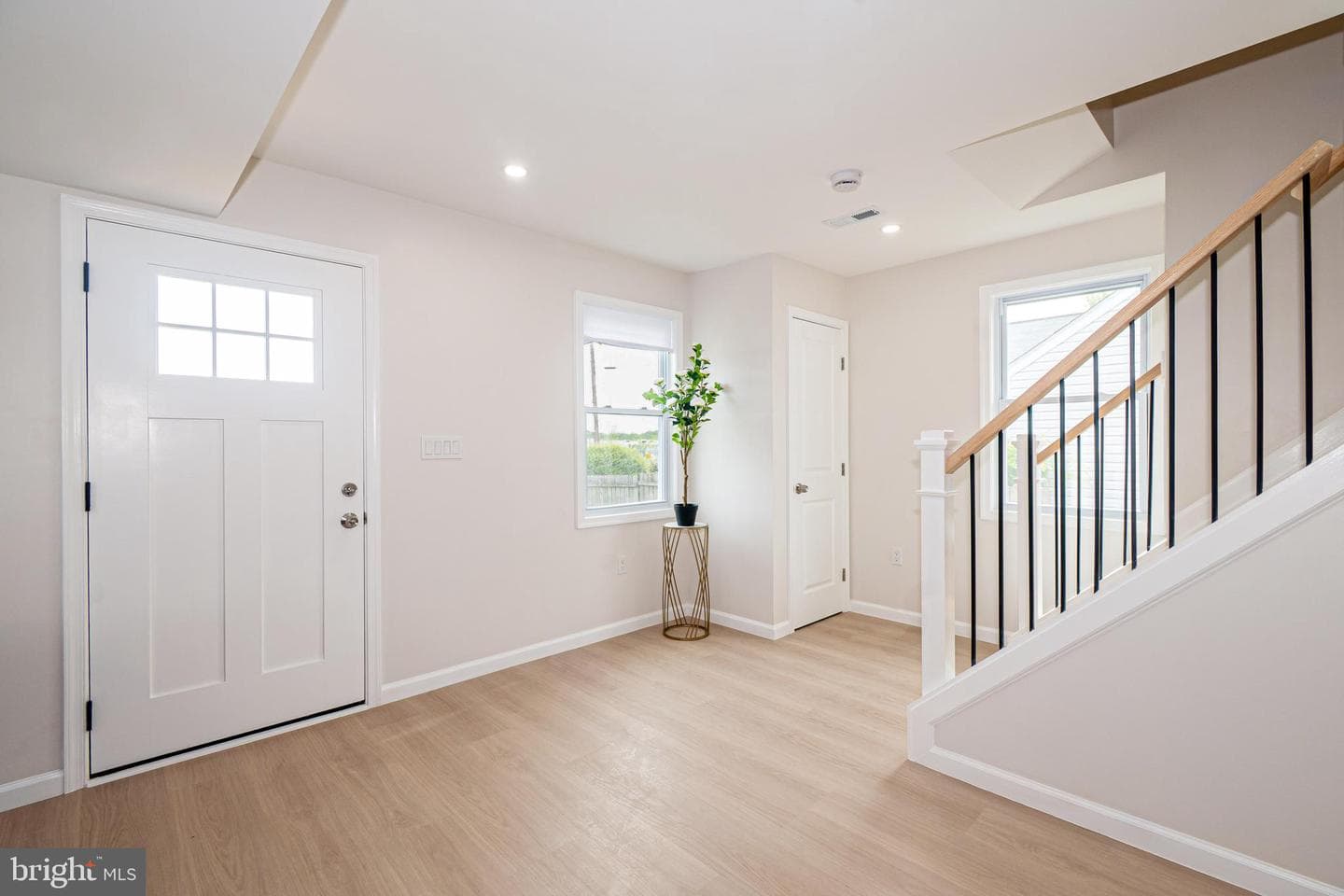 1219 N Point Road photo 3