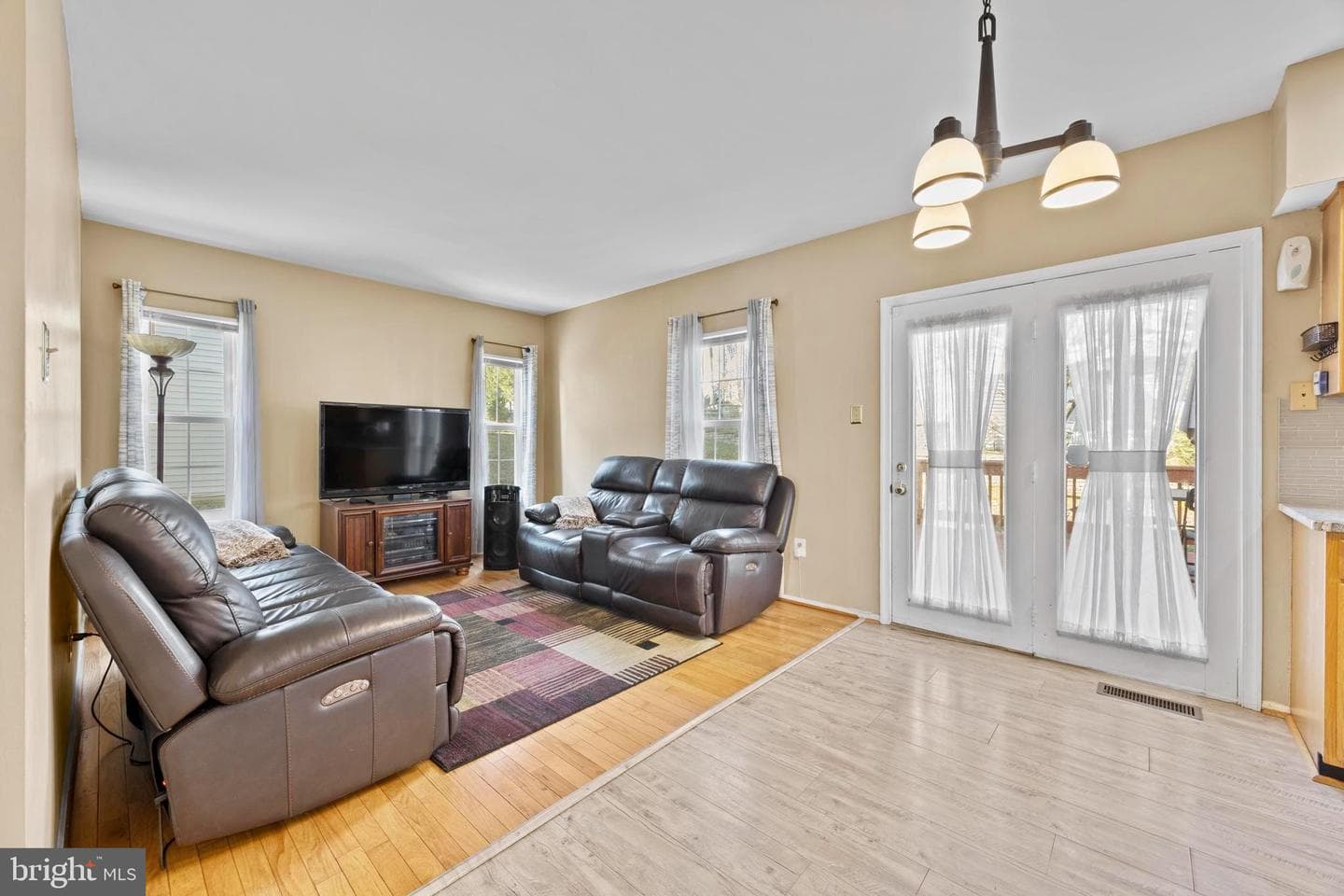 9046 Tarpleys Circle photo 10