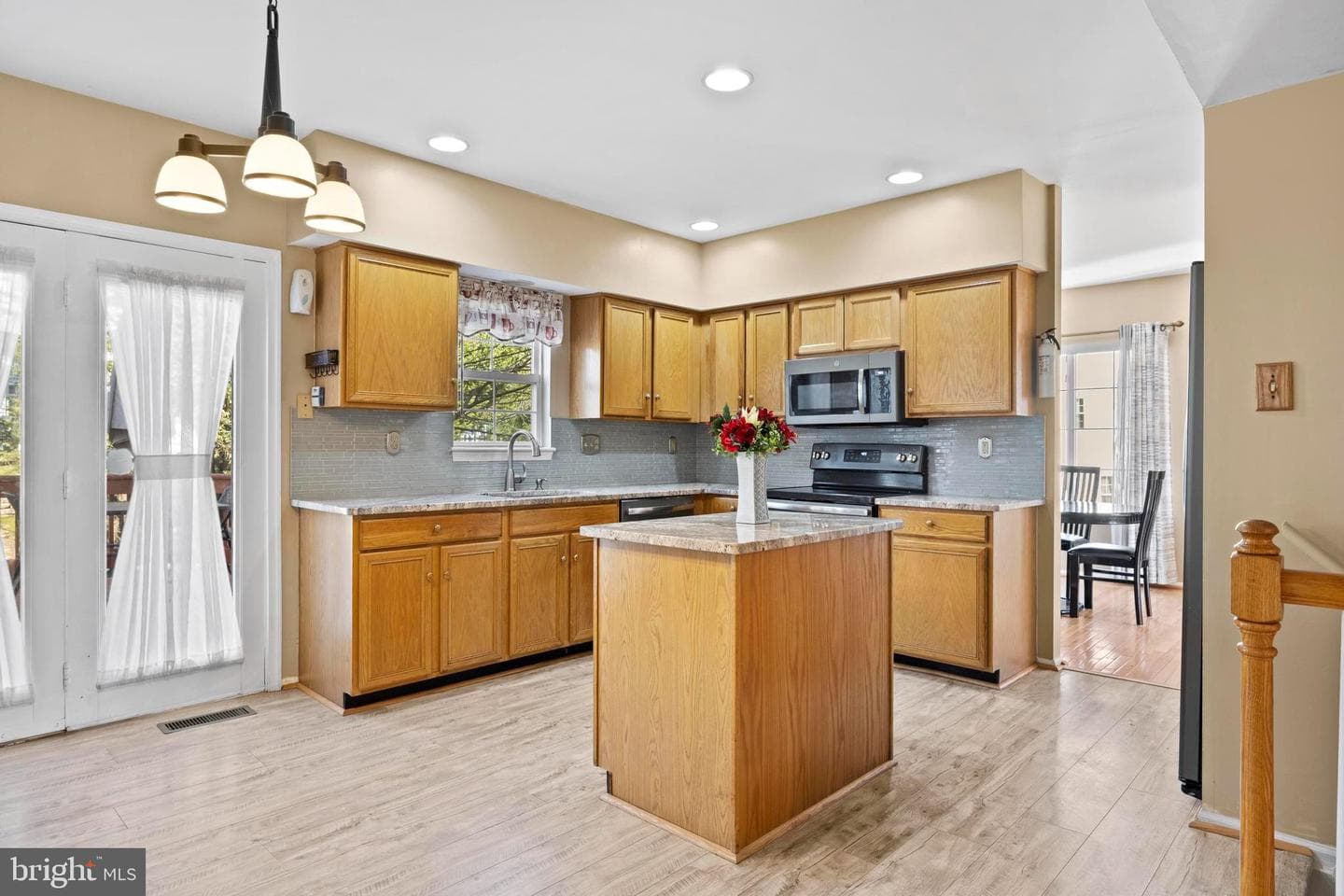 9046 Tarpleys Circle photo 11