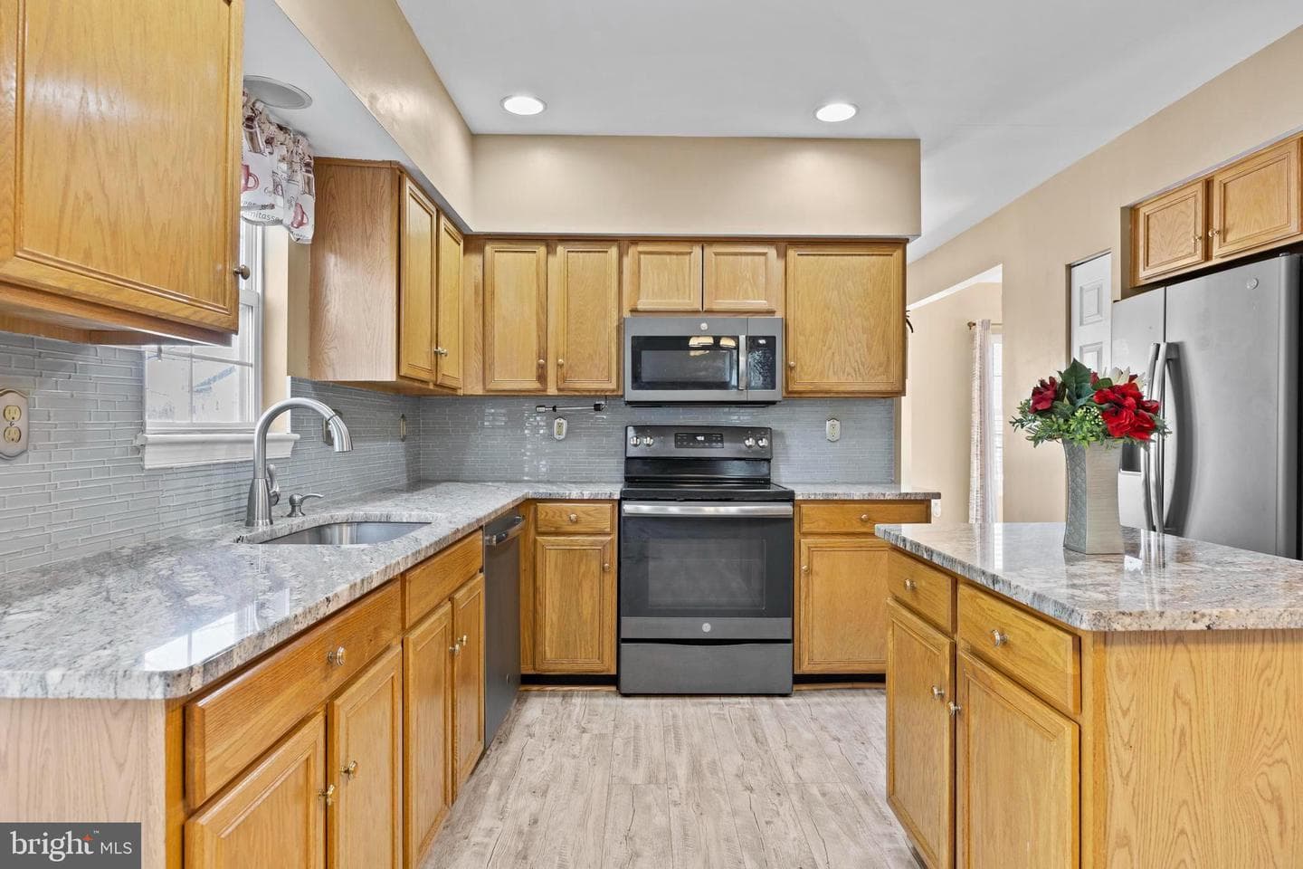 9046 Tarpleys Circle photo 17