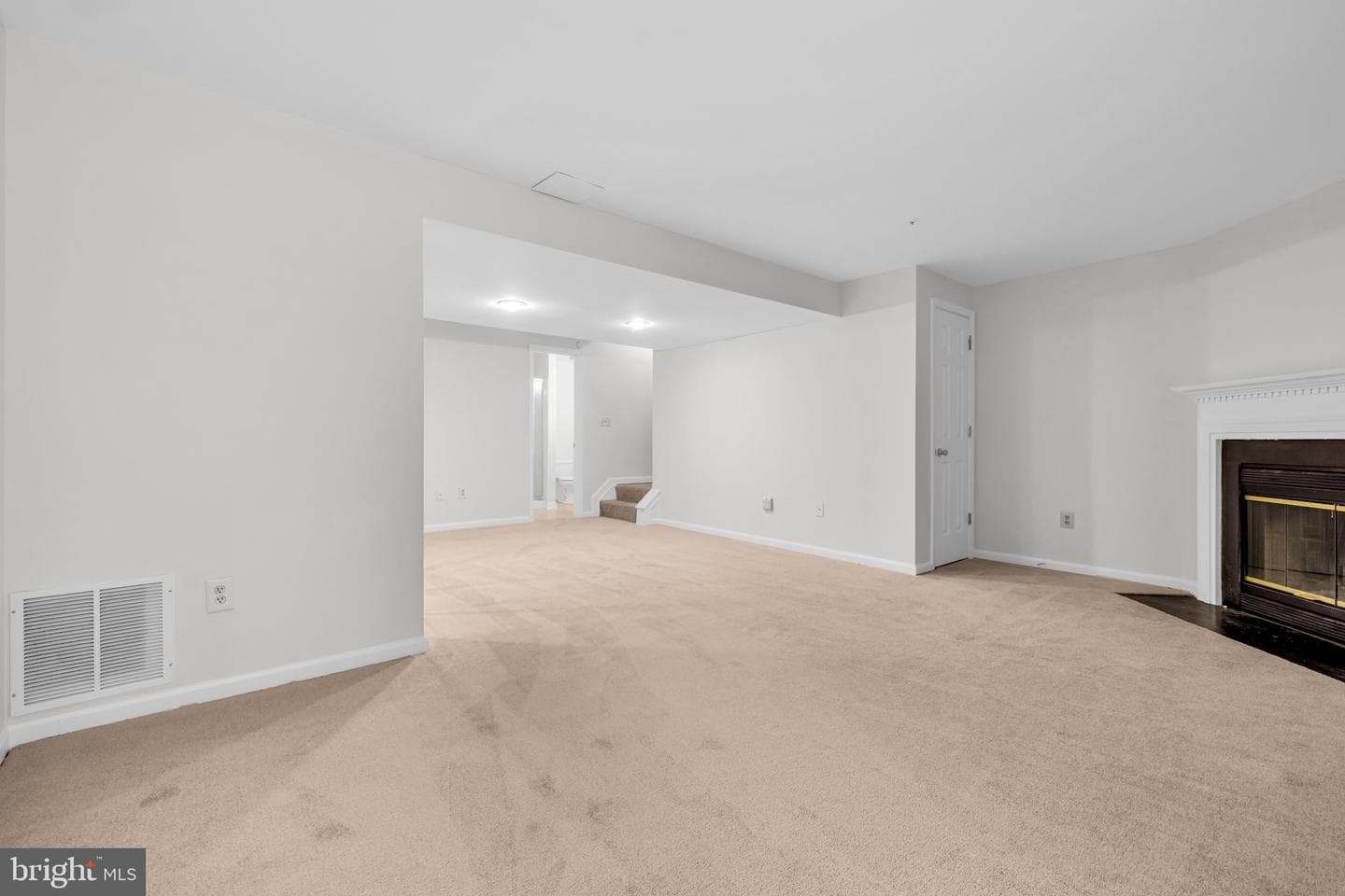 4816 Wainwright photo 47