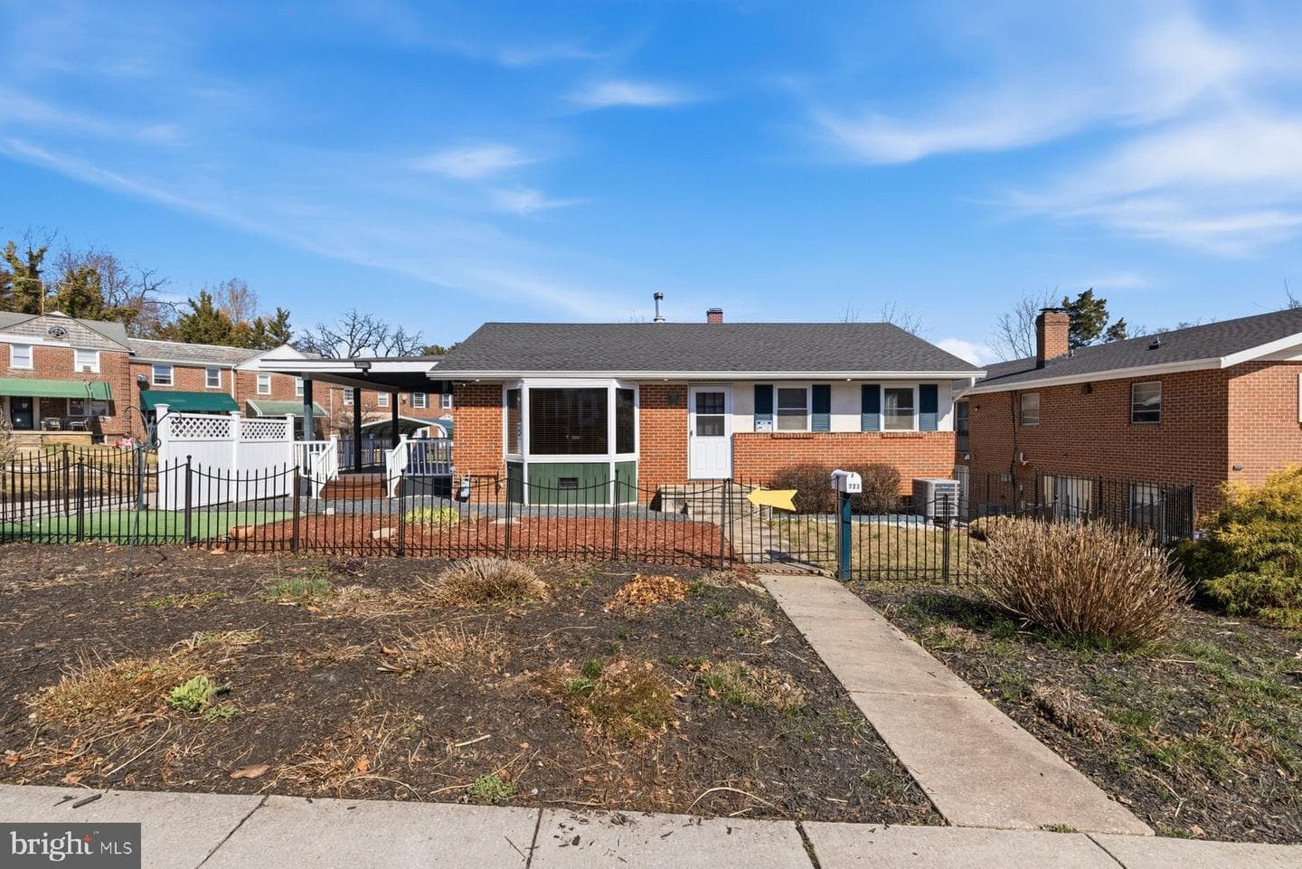 723 Braeside Road photo 5