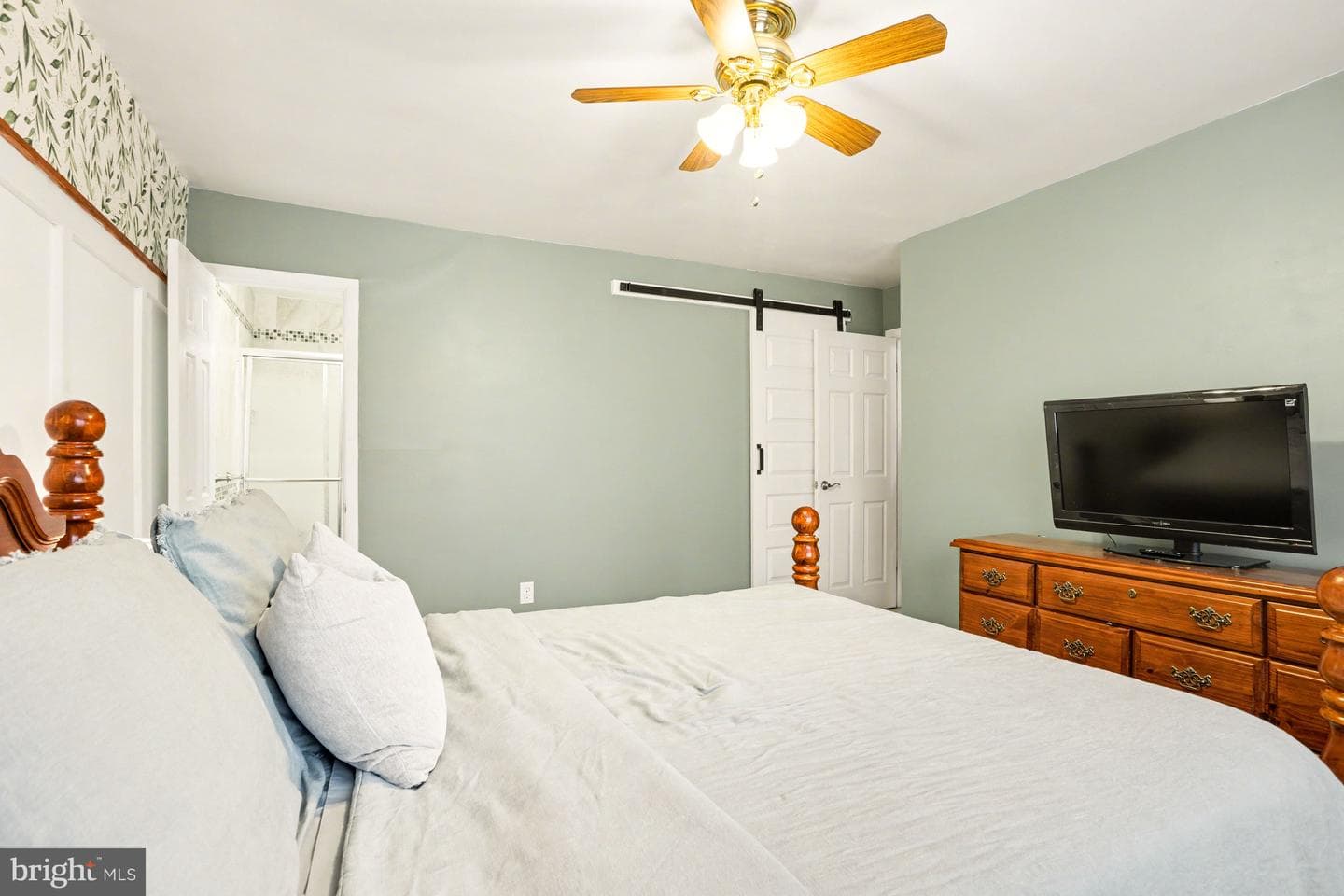 139 Bourbon Court photo 17