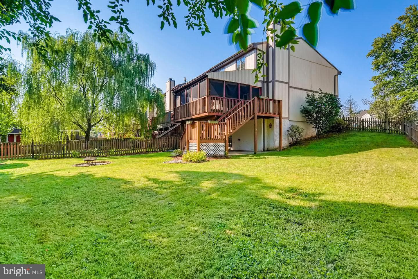 139 Bourbon Court photo 33