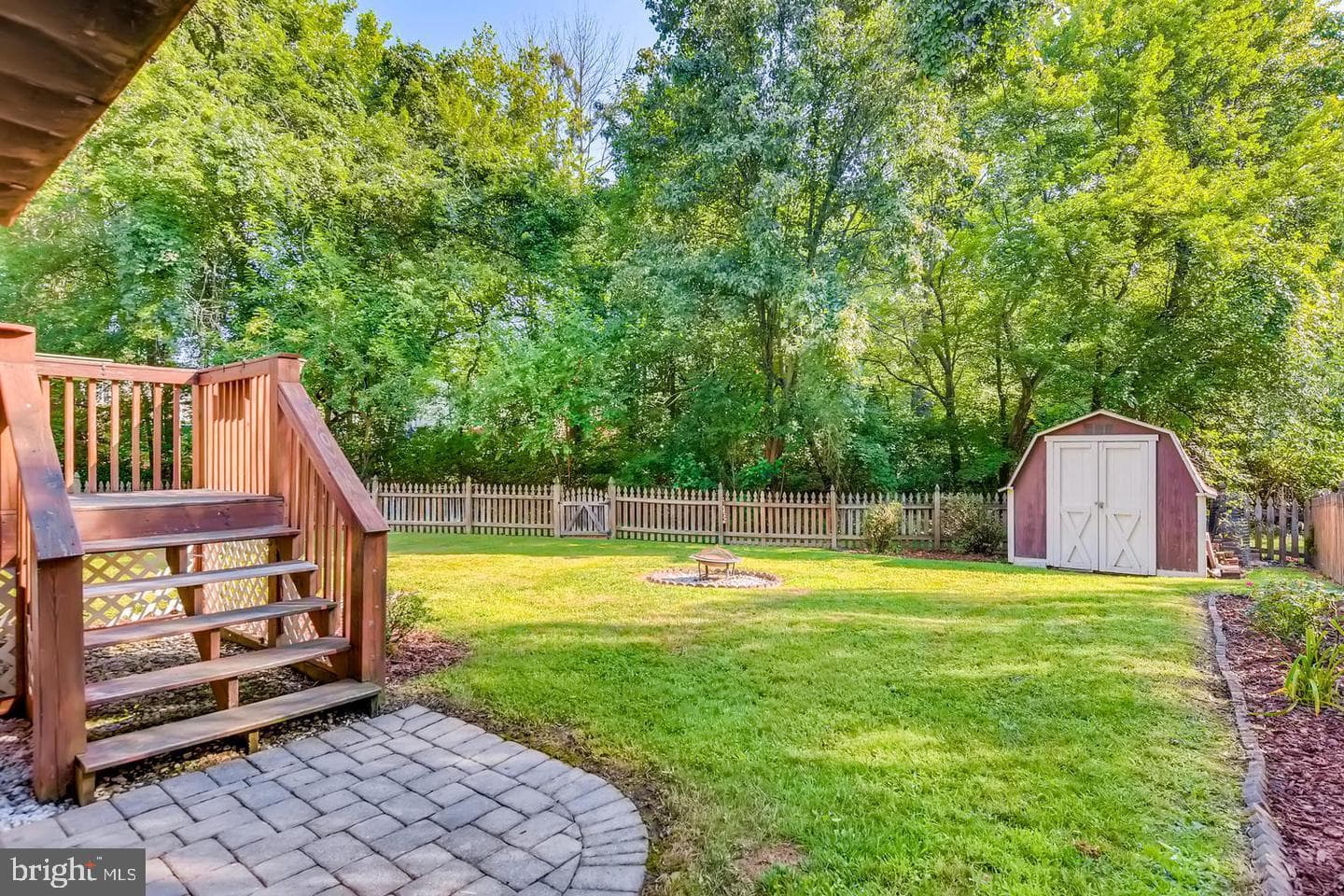 139 Bourbon Court photo 35