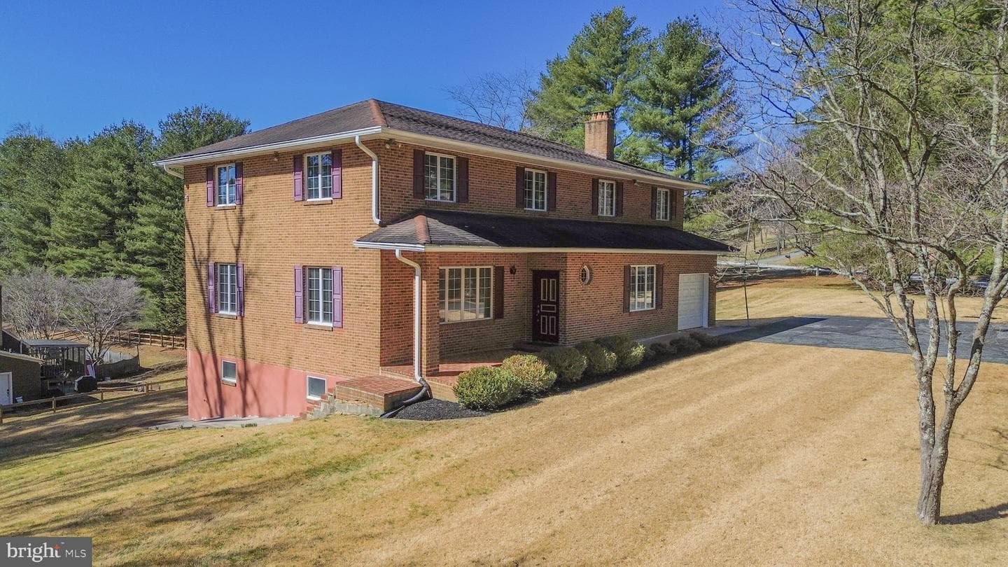 1052 Green Hill Farm Road photo 3