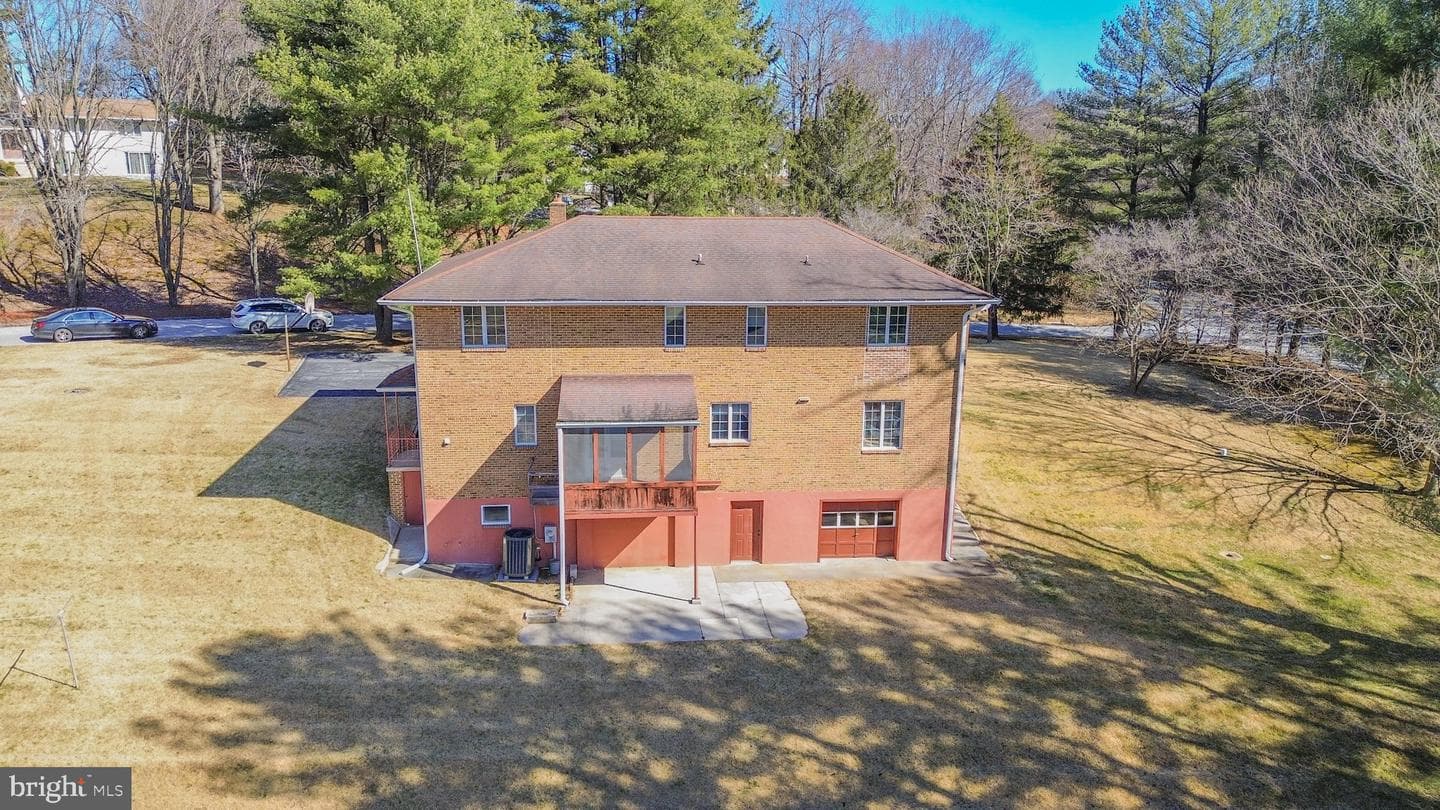 1052 Green Hill Farm Road photo 35