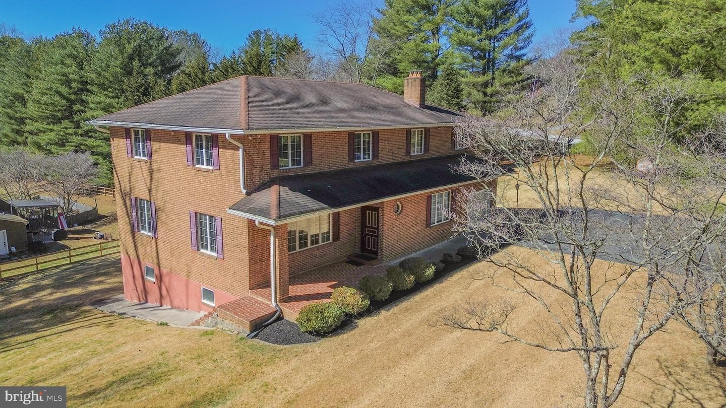1052 Green Hill Farm Road photo 4