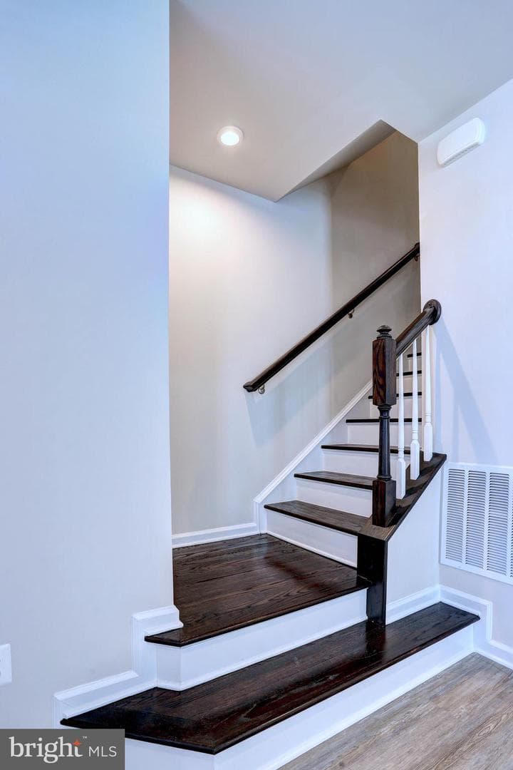 1811 Wind Gate Road photo 9