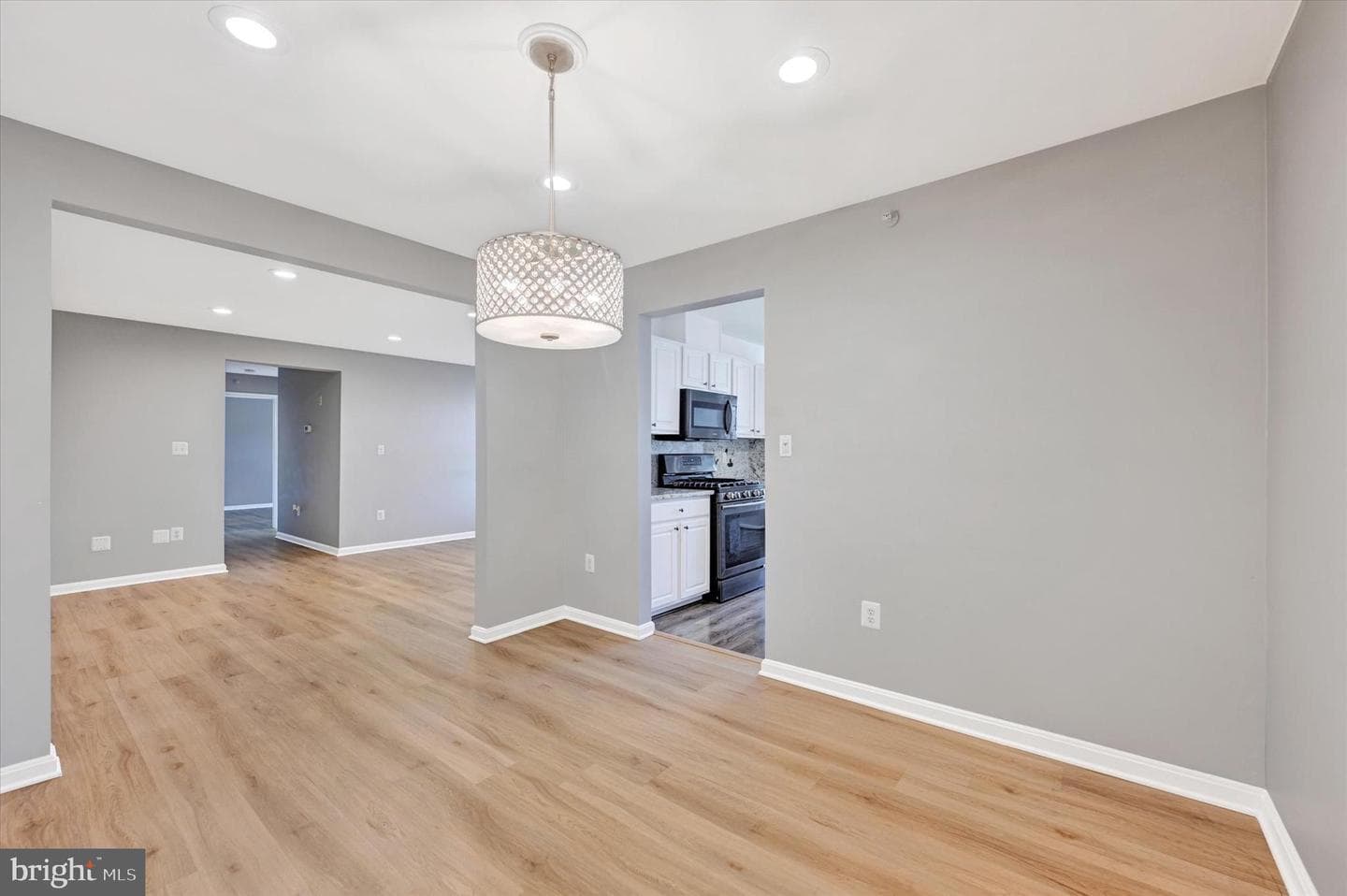 4500 Chaucer Way #403 photo 18