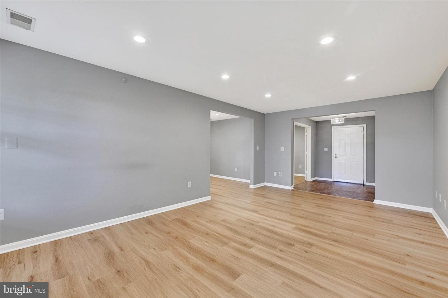 4500 Chaucer Way #403 photo 8