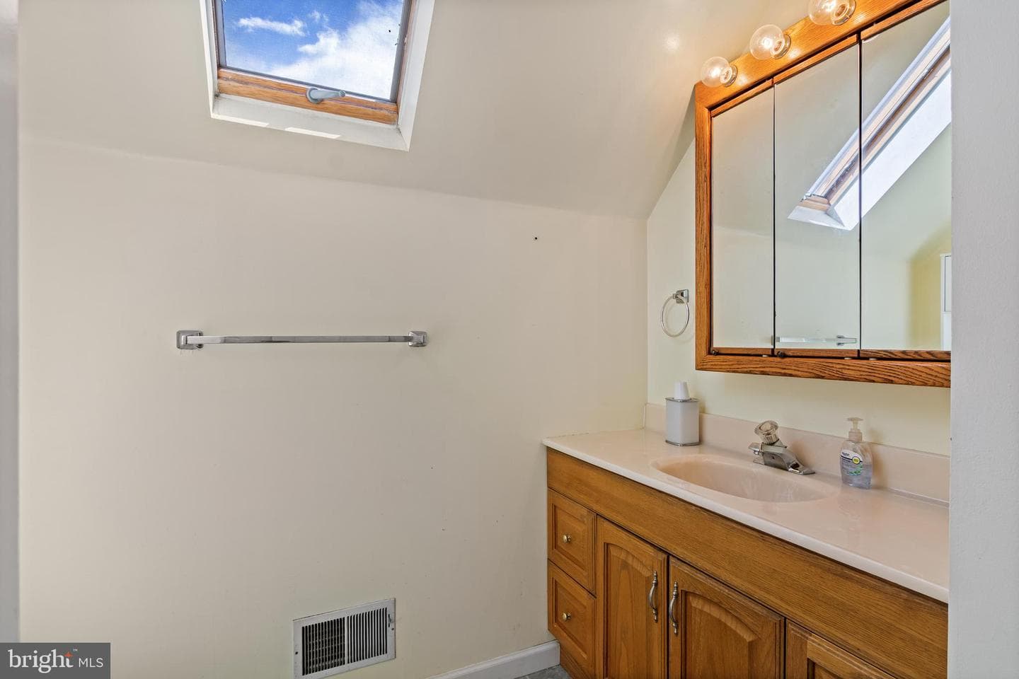 15705 Hanover Pike photo 22
