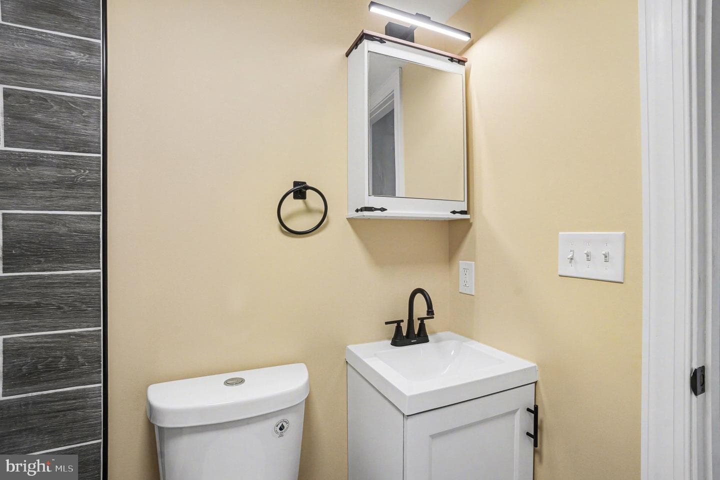 3129 Yorkway photo 11