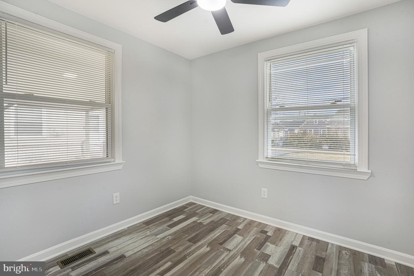 3129 Yorkway photo 16