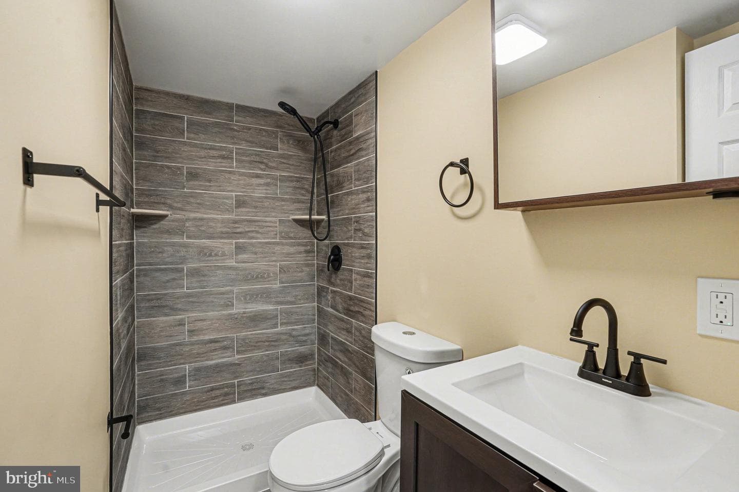 3129 Yorkway photo 20