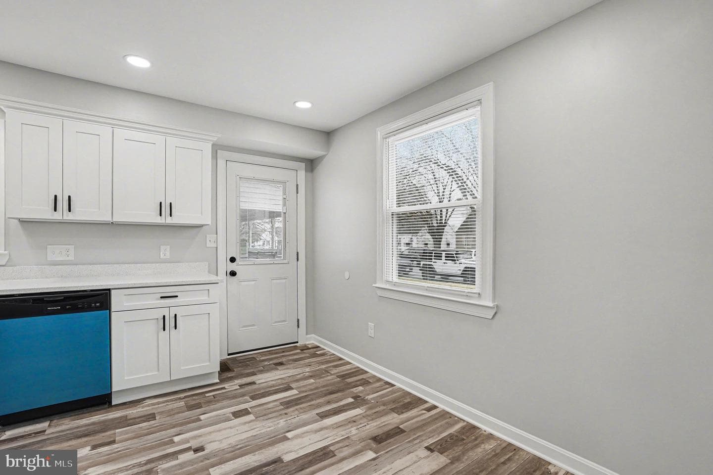 3129 Yorkway photo 6