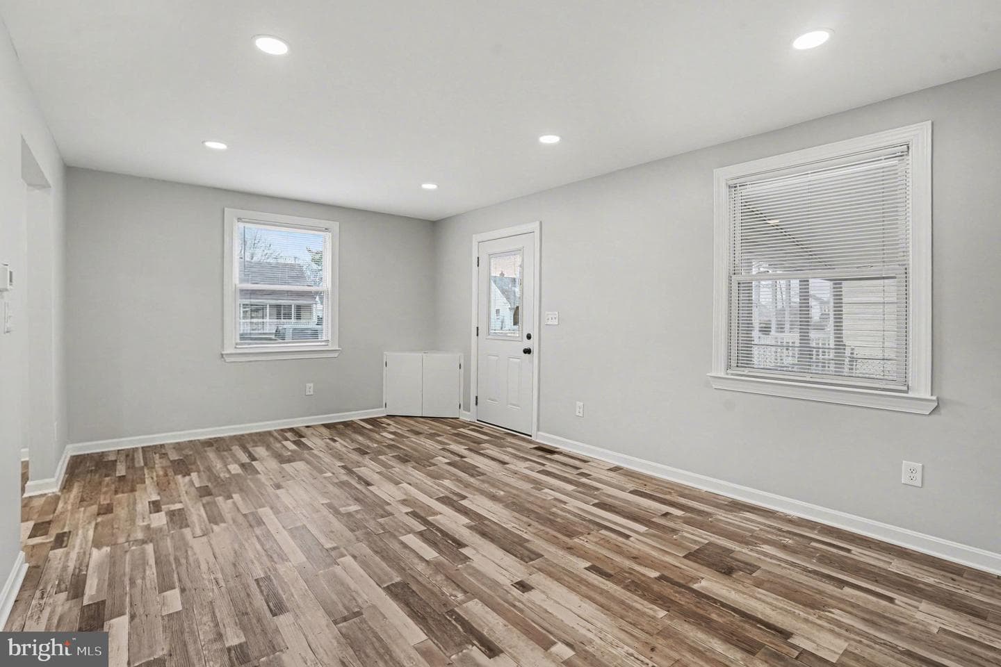 3129 Yorkway photo 9