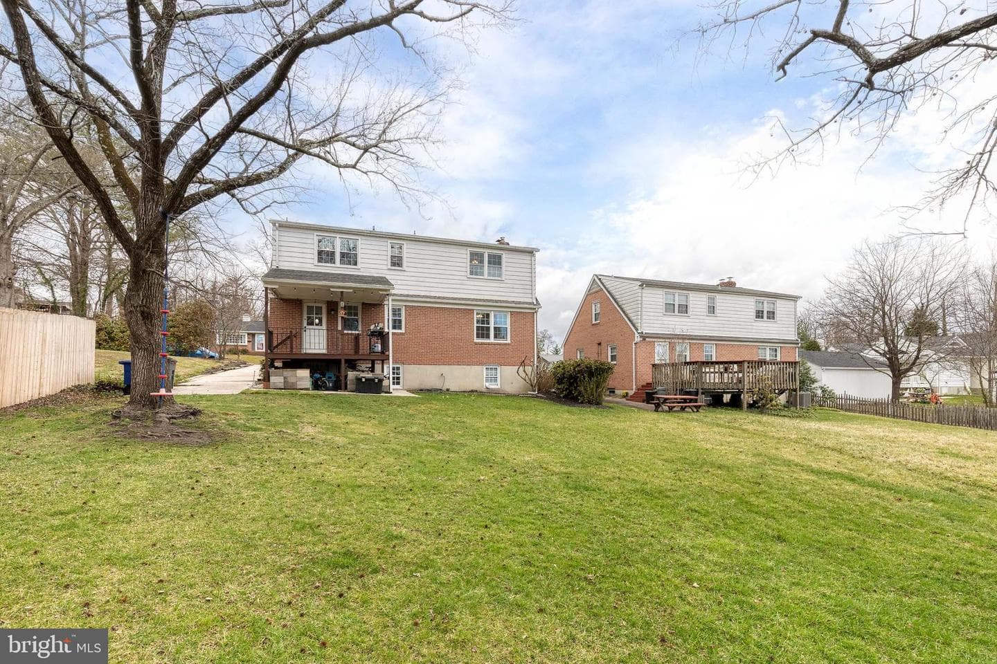 2001 Tree Lane photo 36