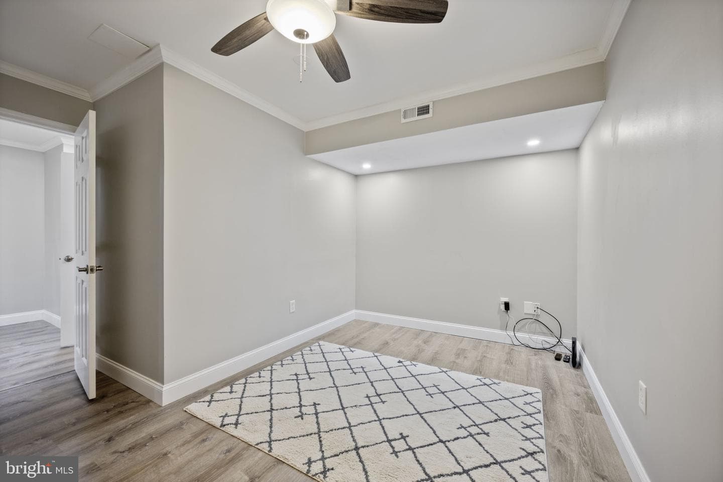 732 White Oaks Avenue photo 47