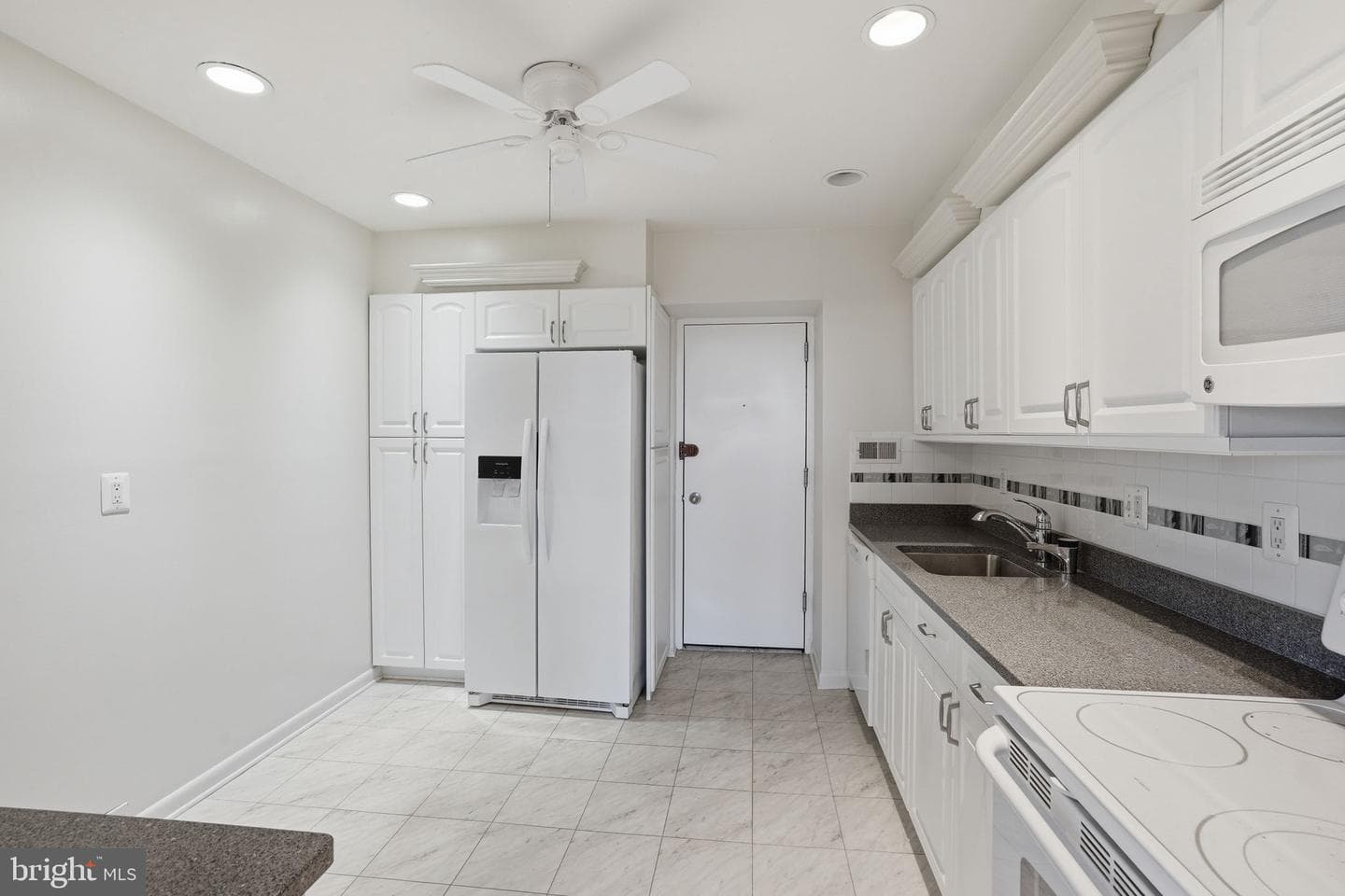 7 Slade Avenue #717 photo 21