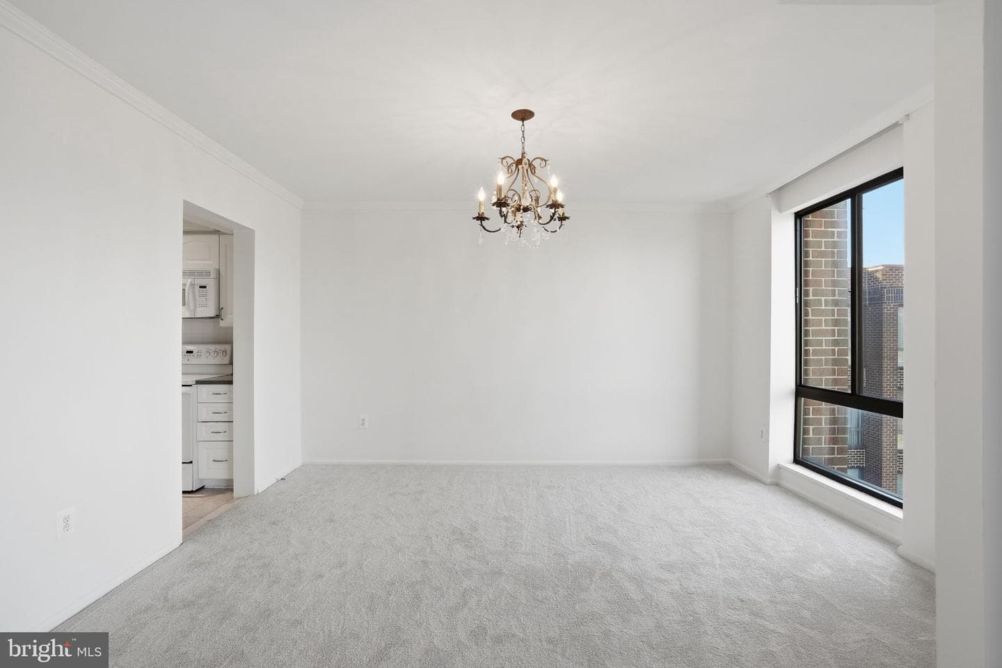 7 Slade Avenue #717 photo 4